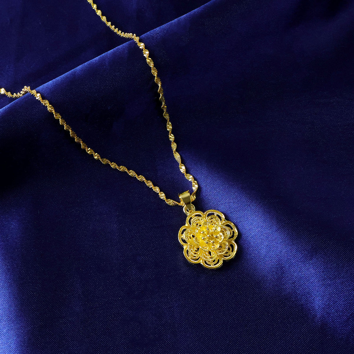 Gold Plated Floral Pendant Necklace for Women (1 Pc) - Happy Price - Image 3