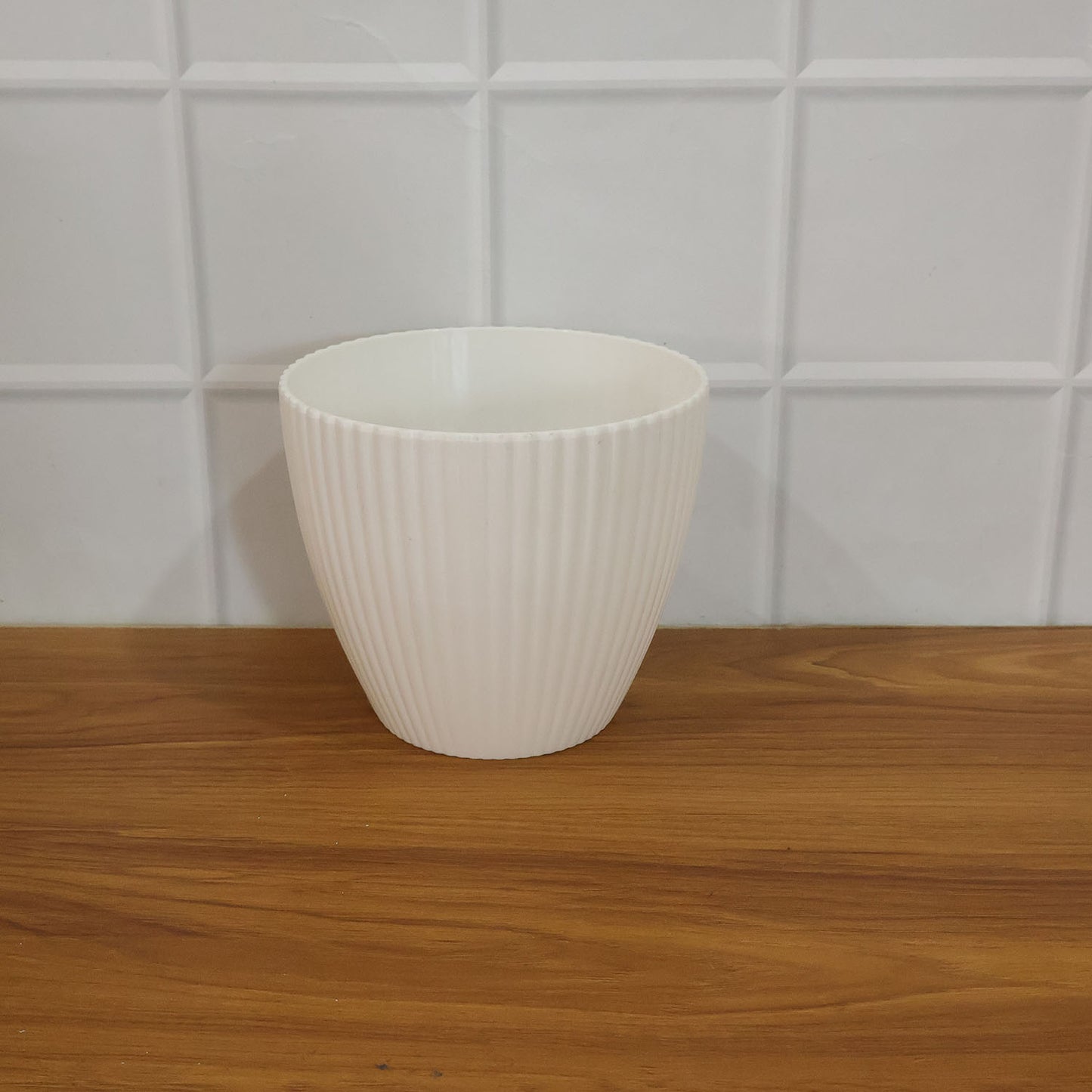 White Ribbed Decorative Flower Pot (1 Pc) - Modern Indoor Planter - Happy Price - Image 7