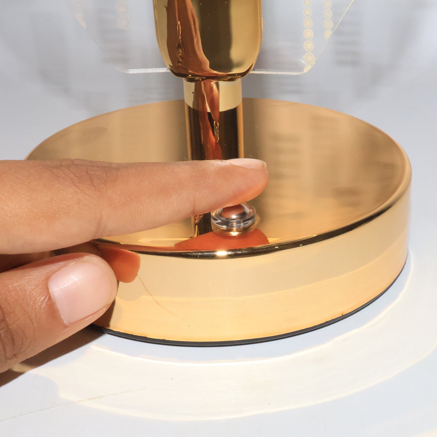 Modern Crystal Effect LED Table Lamp (1 Pc) - Warm Ambiance Light - Happy Price - Image 4