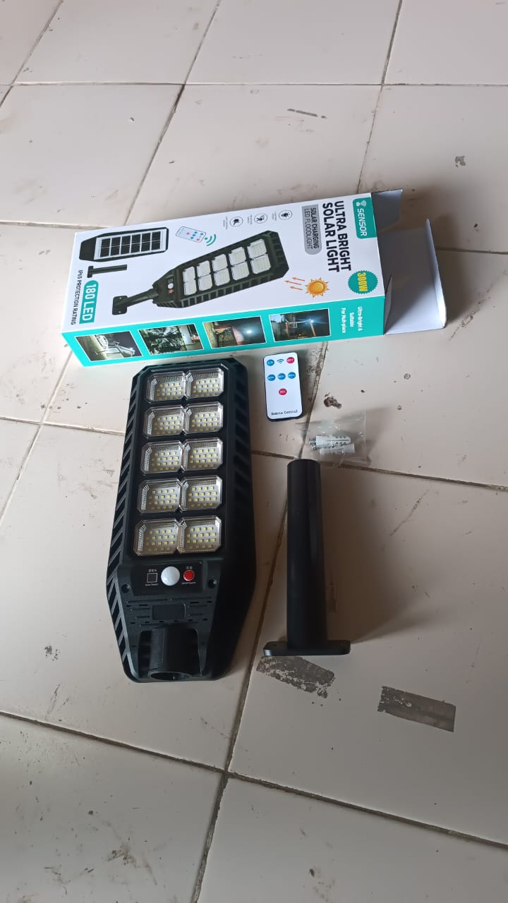 Solar LED Street Light with Motion Sensor and Remote Control - Outdoor Waterproof Security Lamp - Happy Price - Image 7