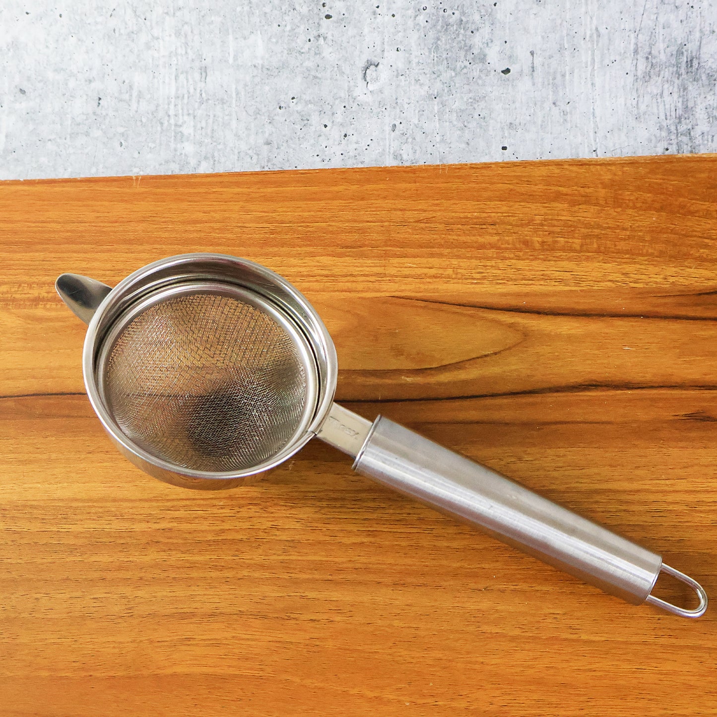 Medium Stainless Steel Double Mesh Kitchen Strainer with Pipe Handle - 1 Pc - Happy Price - Image 4