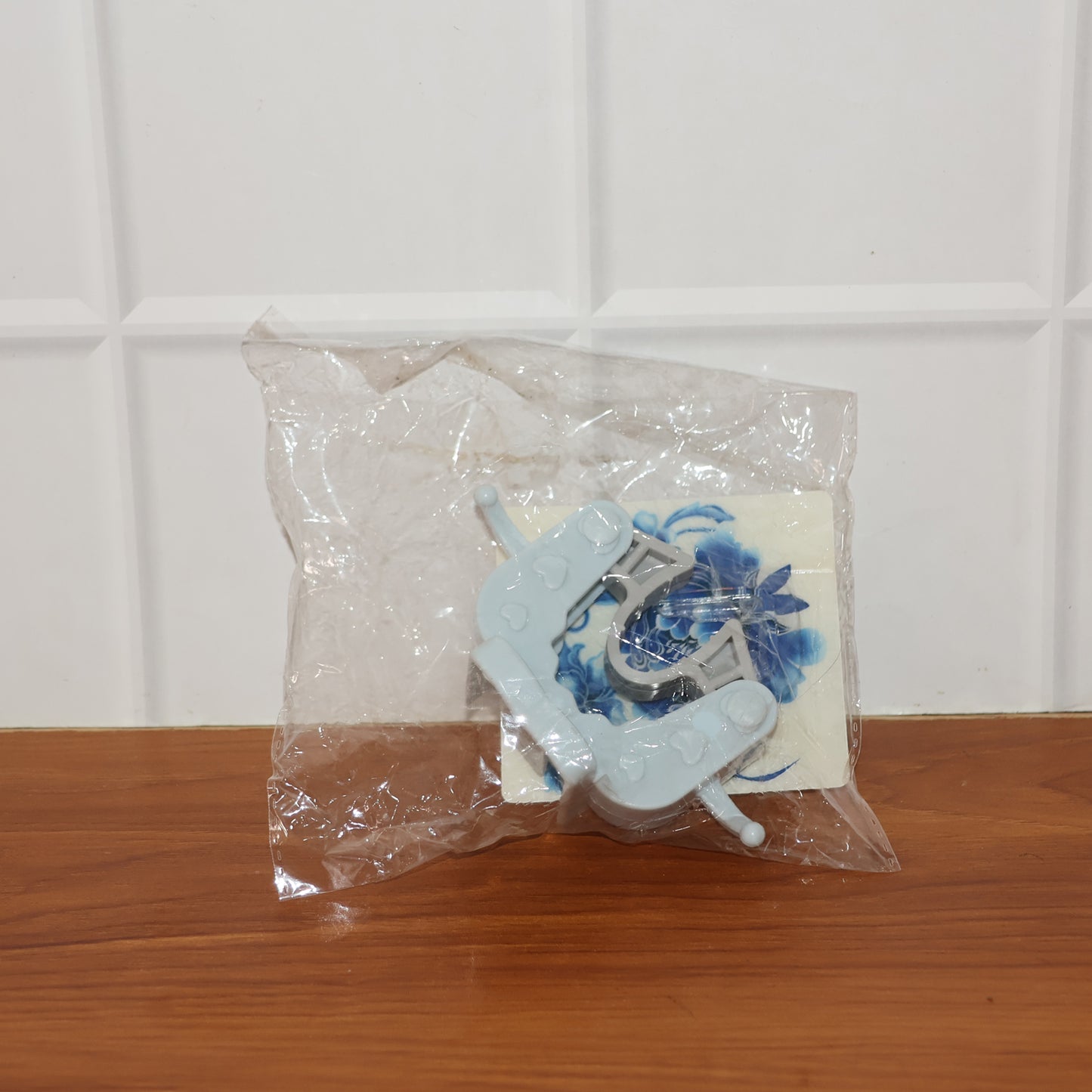 Wall Mounted Mop Broom Holder Clip (1 Pc) - Self-Adhesive Organizer - Happy Price - Image 5
