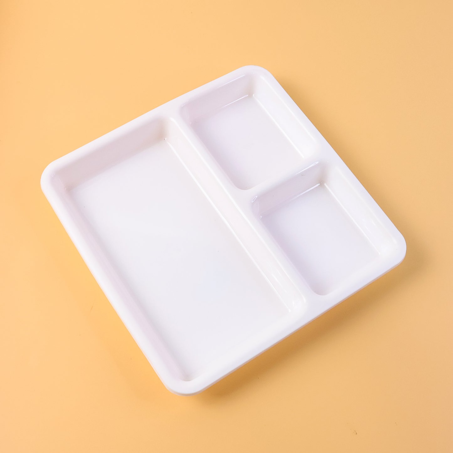 Durable Plastic 3-Compartment Plate for Meal Serving - 1 Pc - Happy Price - Image 4