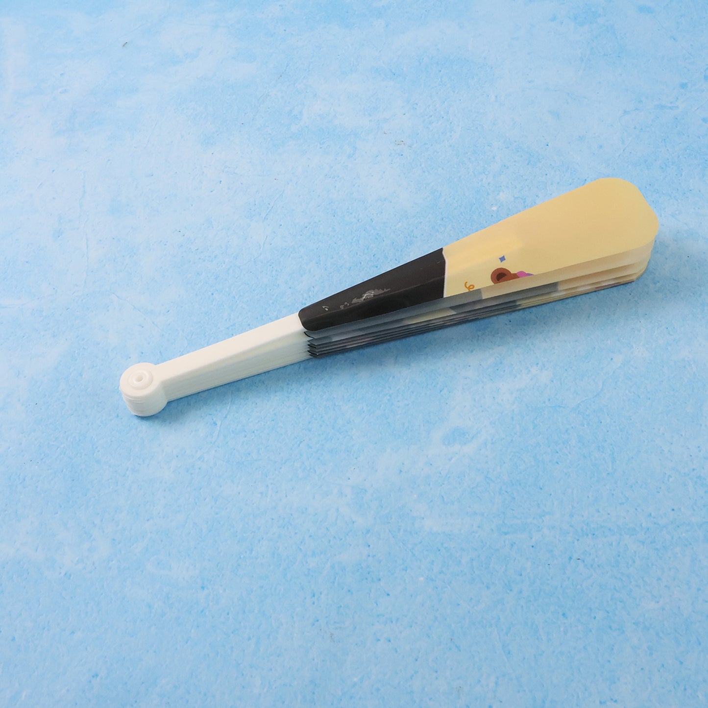 Idol Print Foldable Hand Fan - 1 Pc - Happy Price - Image 3