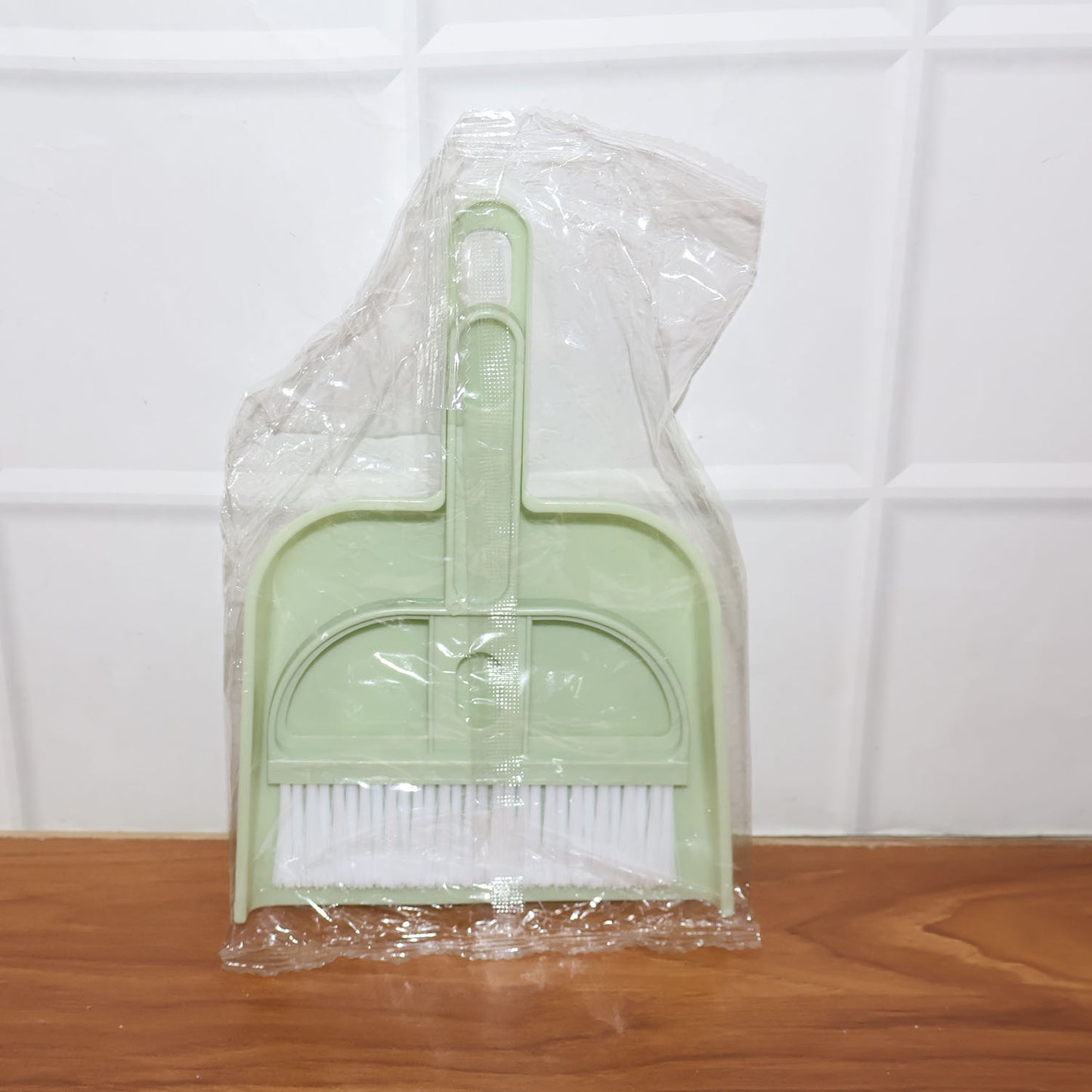 2-in-1 Handheld Dustpan with Integrated Brush for Quick Home Cleaning - Happy Price - Image 7