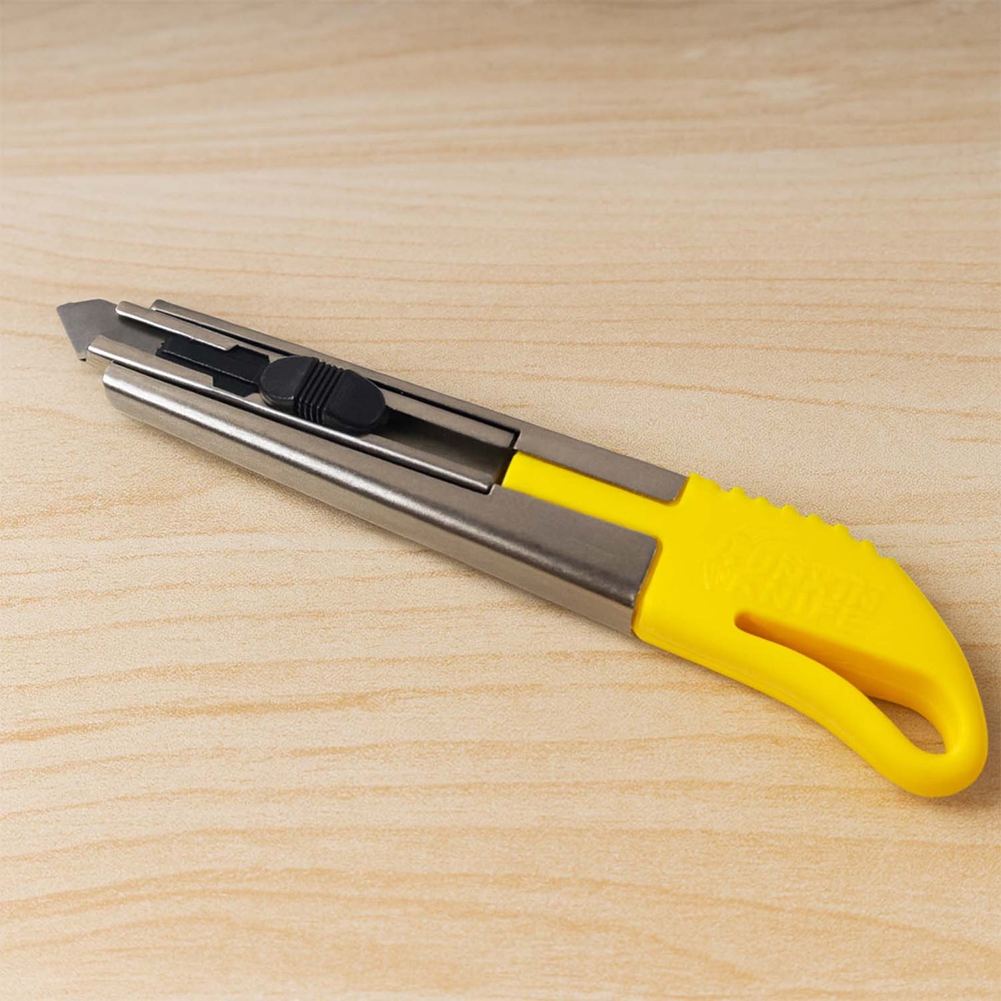 Durable Stainless Steel Utility Knife with 2 Extra Blades - 1 Pc - Happy Price - Image 2