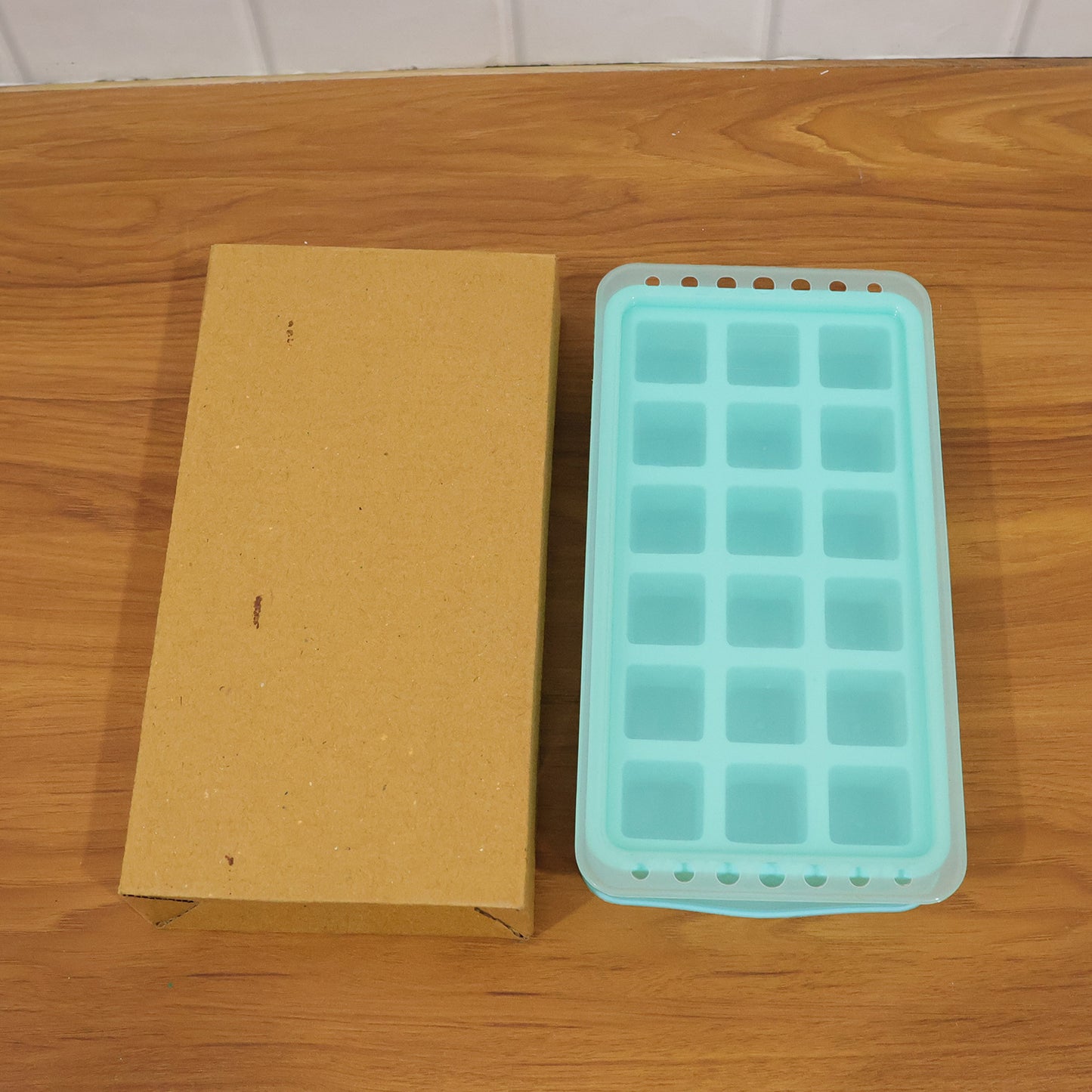 18 Grid Easy Release Ice Tray with Lid - Silicone Ice Cube Maker (1 Pc) - Great Price - Image 7