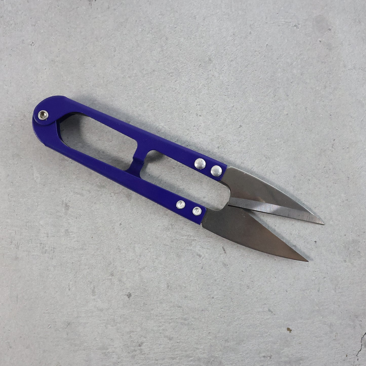 Comfort Grip Fabric Scissors (1 Pc) - Precision Cutting for Sewing & Crafts - Happy Price - Image 4