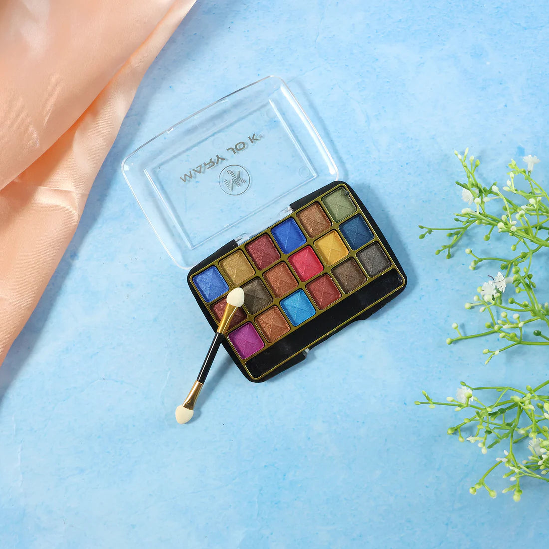 18 Color Shimmer Eyeshadow Palette - 12 Gm - Happy Price - Image 3