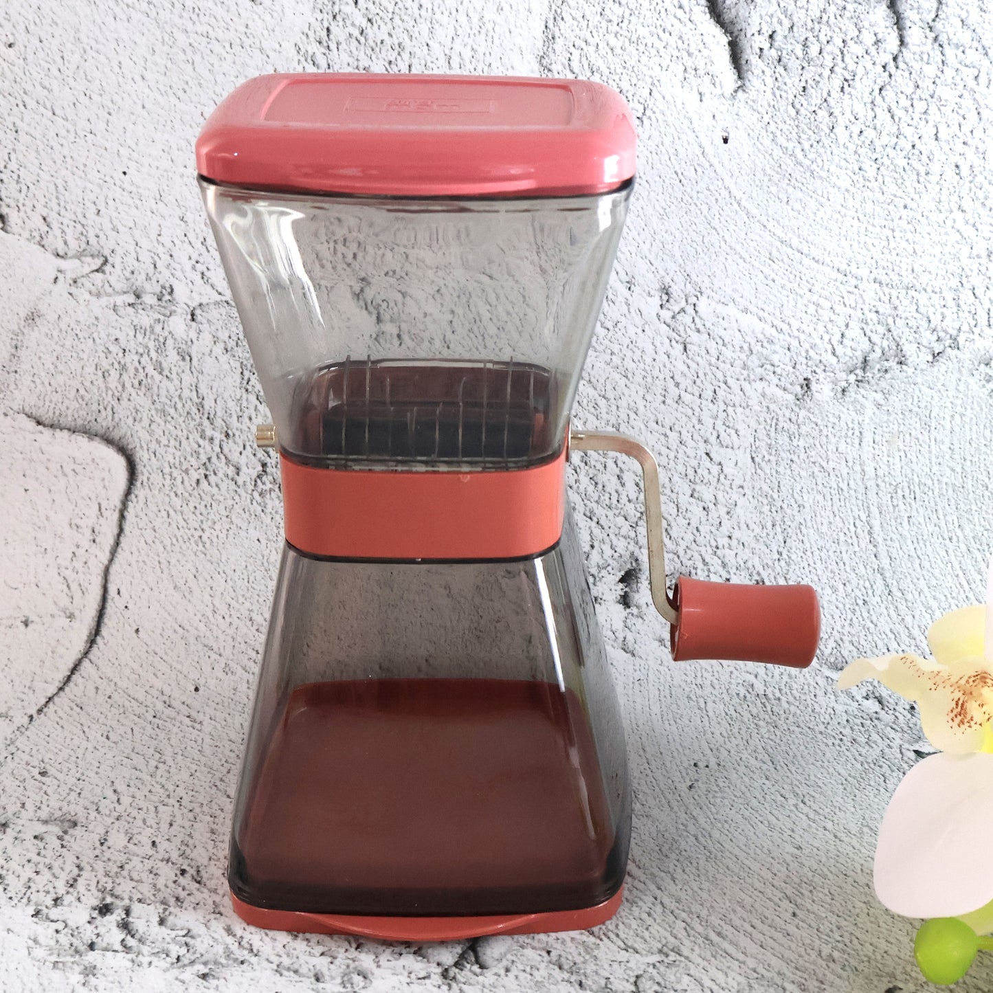 Supermom Manual Cutter With Blades And Locking Lid (1 Pc) - Happy Price - Image 4
