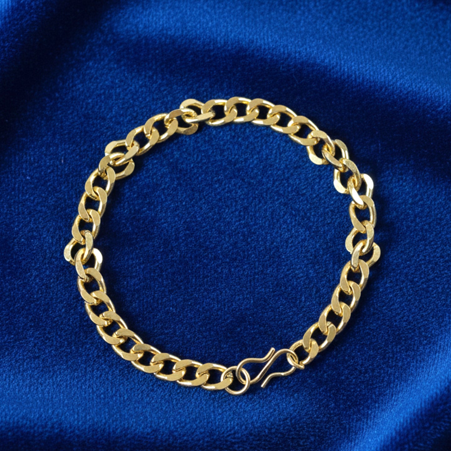 Gold Finish Chain Link Bracelet for Men & Women - 1 Pc - Happy Price - Image 3