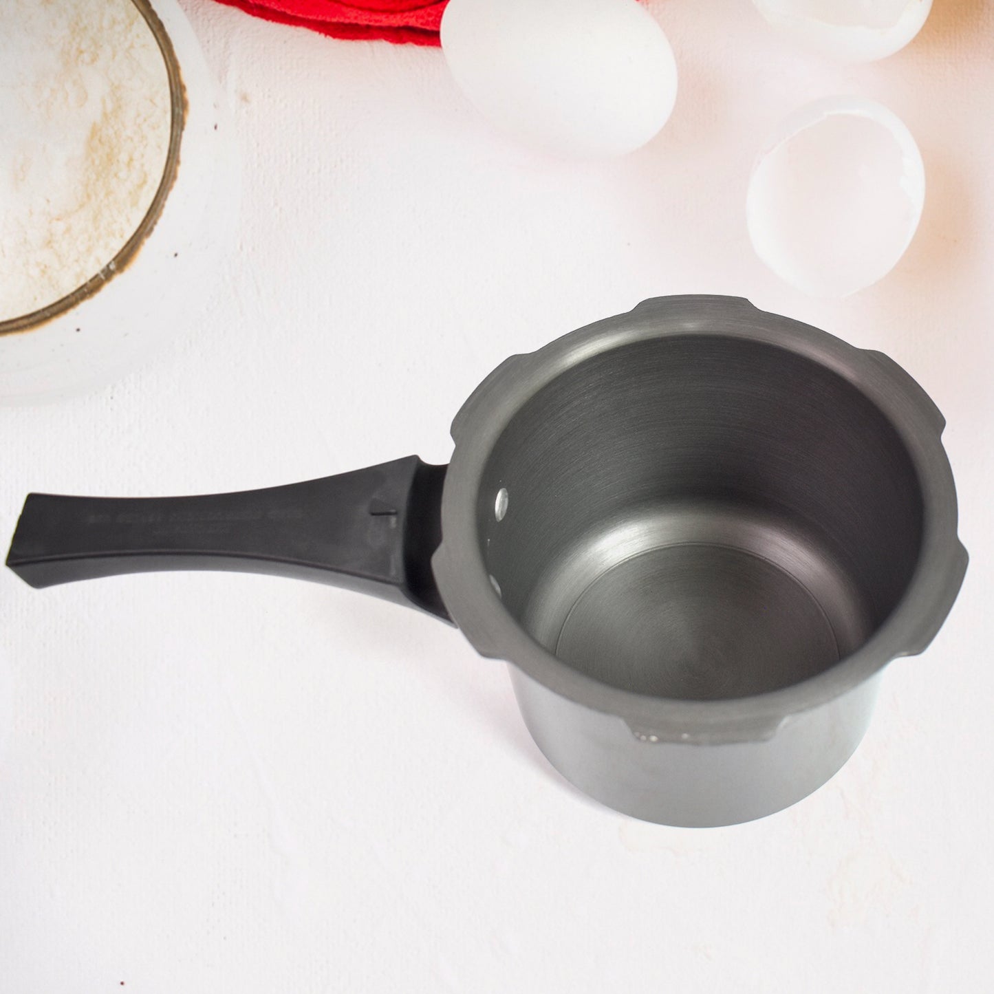 Aluminium Rays Black Beauty Pressure Cookers With Outer Lid (1.5 Litres) - Happy Price - Image 3