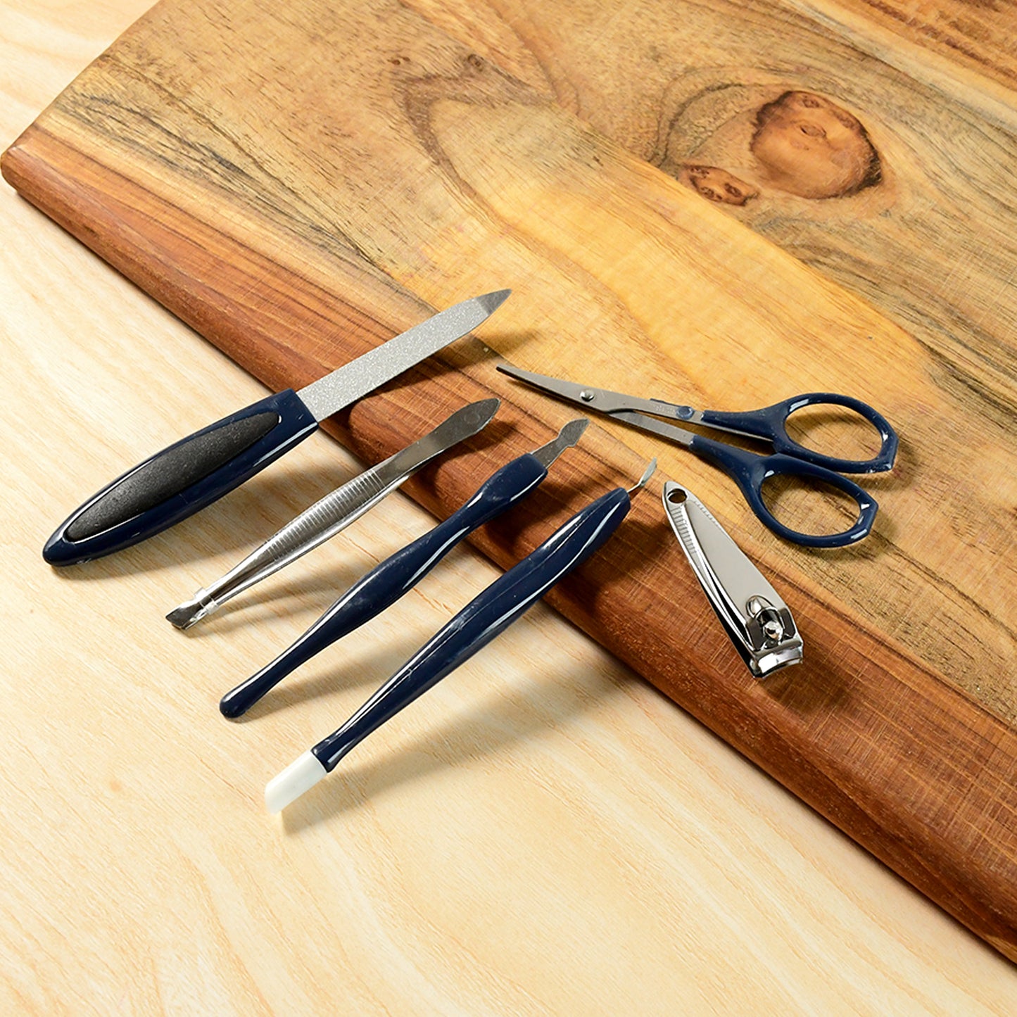 6-in-1 Manicure & Pedicure Grooming Kit for Home and Travel - Happy Price - Image 4