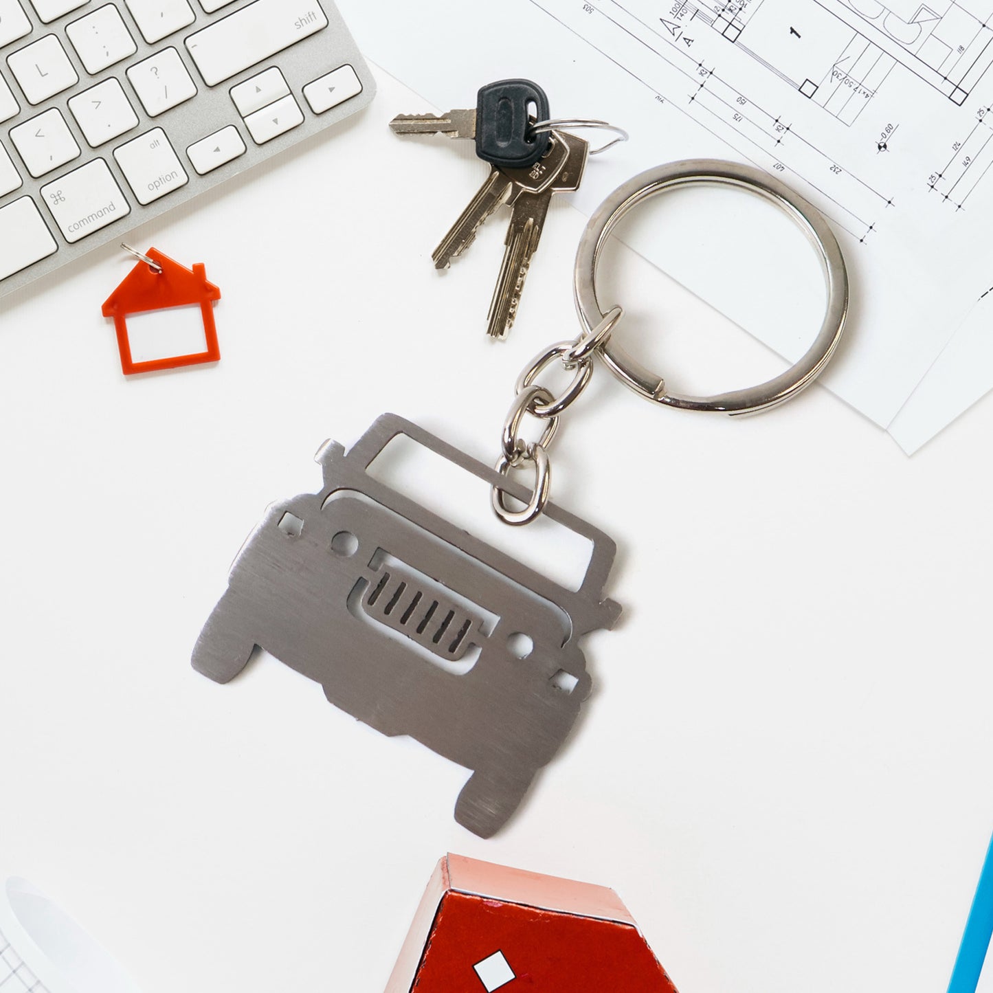 Stylish Metal Jeep Shape Keychain (1 Pc) - Happy Price - Image 4