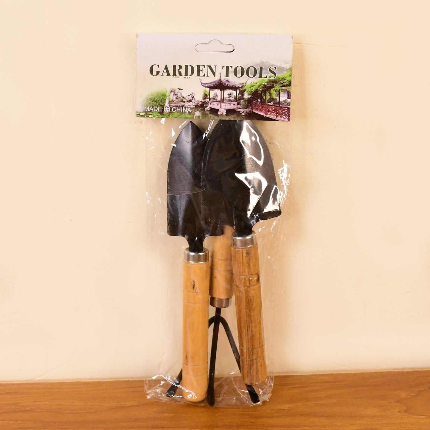 3 Piece Garden Tool Set with Wooden Handles - Trowel, Transplanter, Rake - Happy Price - Image 7