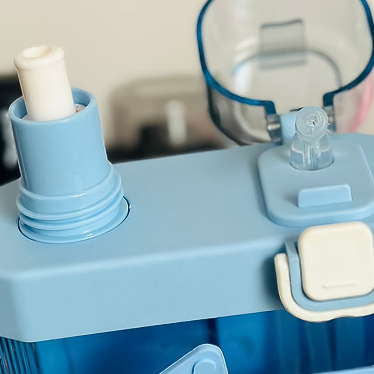 2in1 Dual Compartment Water Bottle With Straw And Adjustable Shoulder Straps (1 Pc  Multi Color) - Happy Price - Image 3