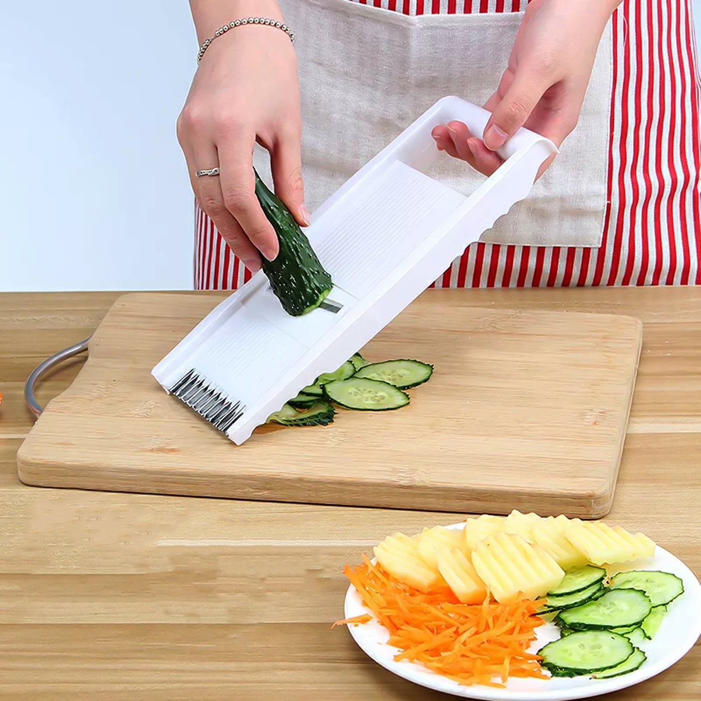 3 In 1 Kitchen Set Grater Base Slicing Attachment And Peeler (3 Pcs Set) - Happy Price - Image 2