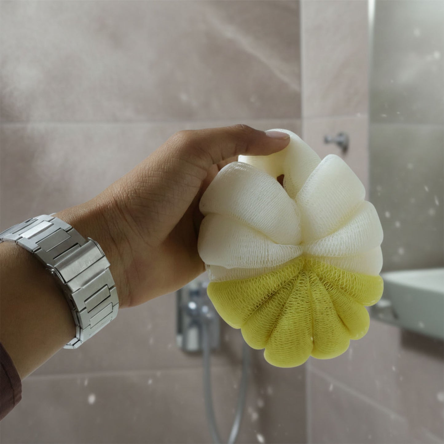 Dual Color Soft Mesh Bath Loofah Body Scrubber - 1 Pc - Happy Price - Image 5