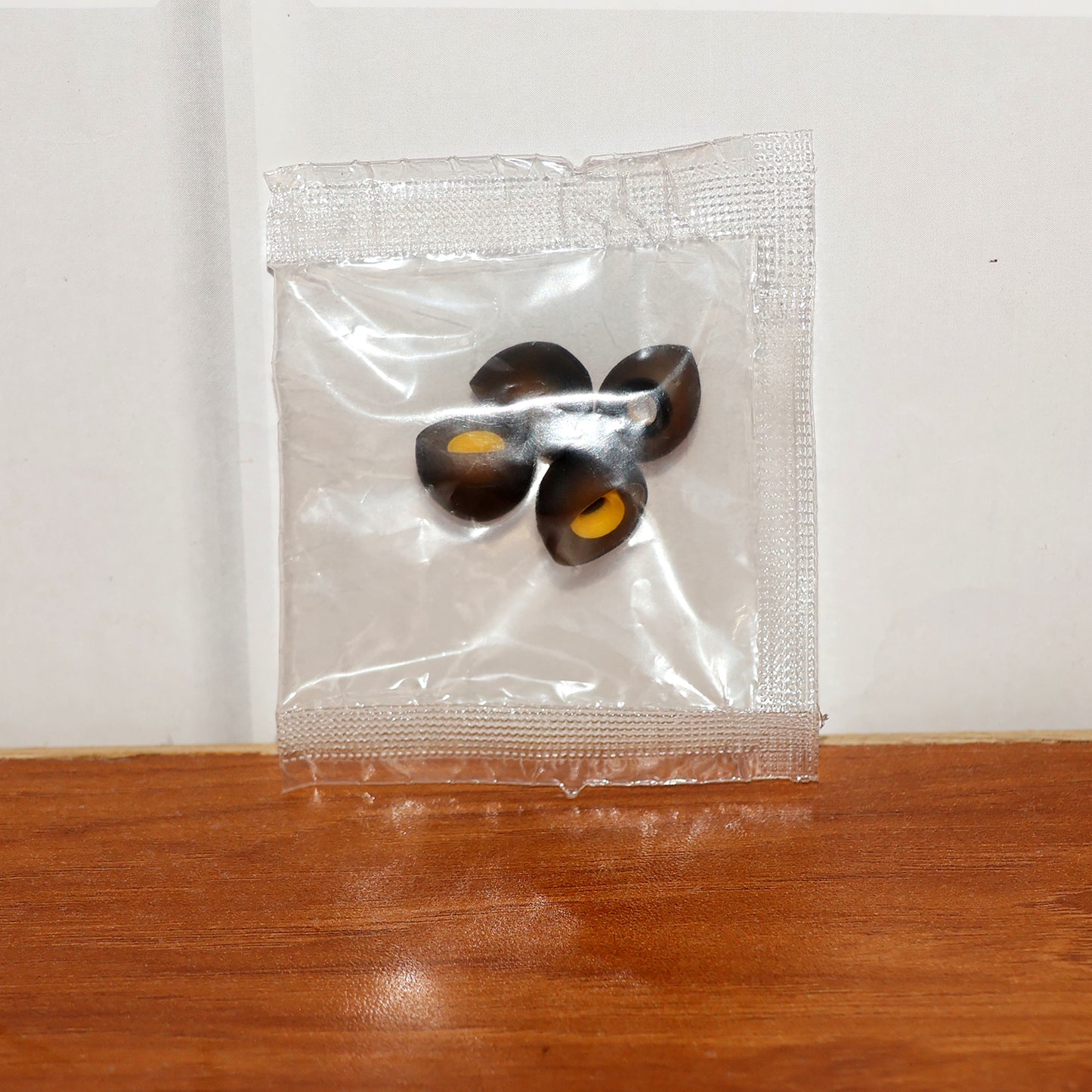 4 Pcs Silicone Earbud Tips Set - Soft Replacement Eartips for In-Ear Earphones - Happy Price - Image 7