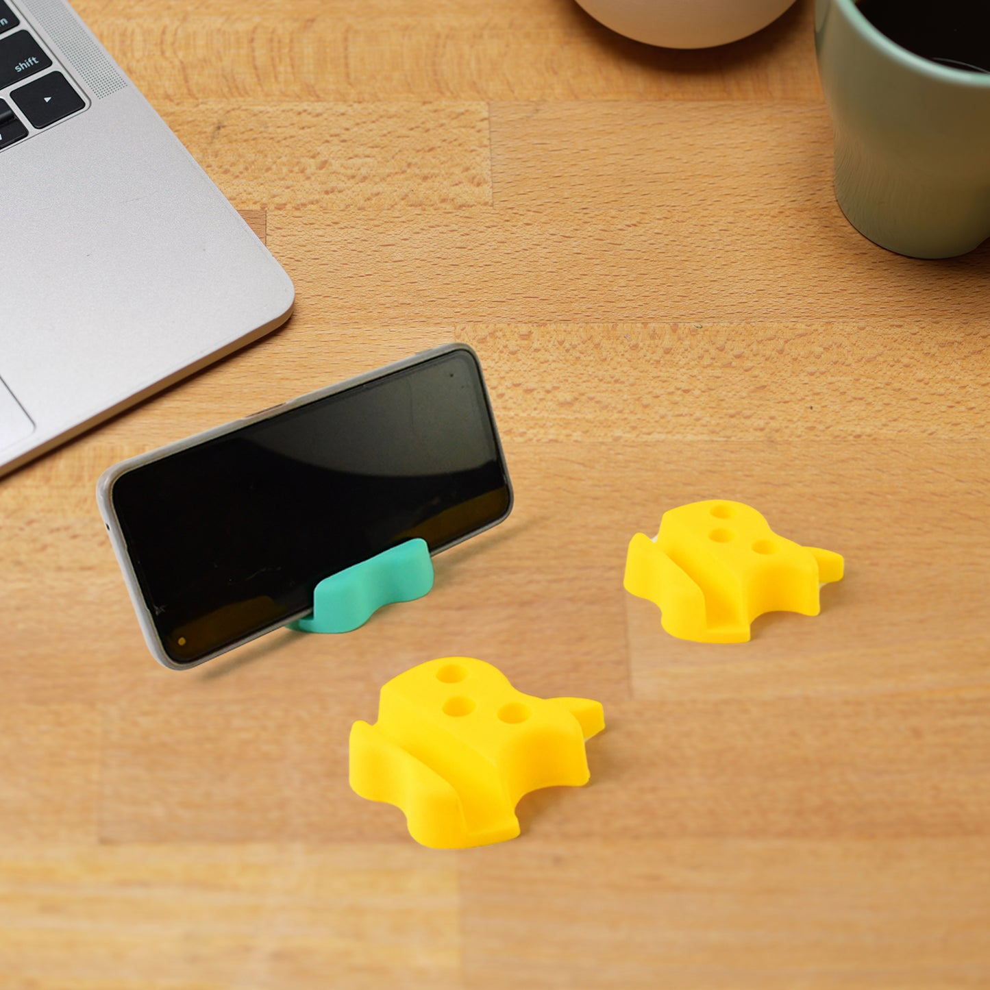 Multi-functional Apple-shaped Plastic Mobile Stand With Pen Holder (3 Pc  Mix Color) - Happy Price - Image 5