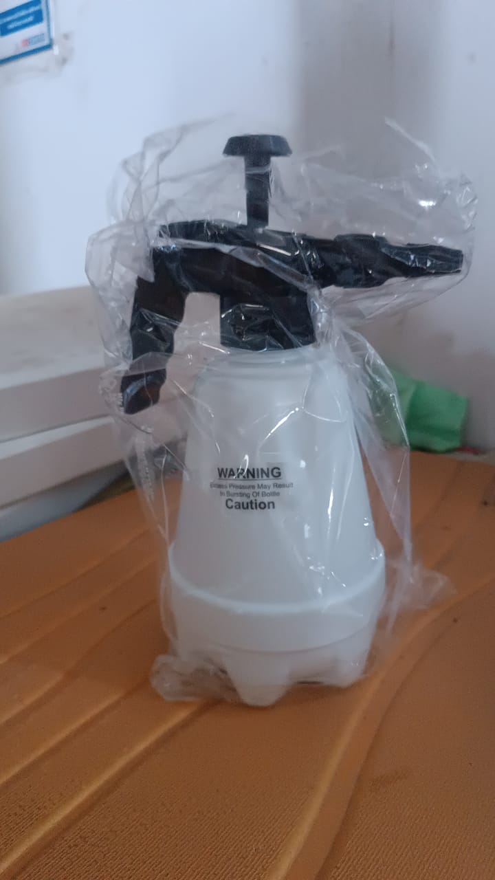 Heavy-duty Plastic Pressure Spray Bottle (1.5 L) - Happy Price - Image 7