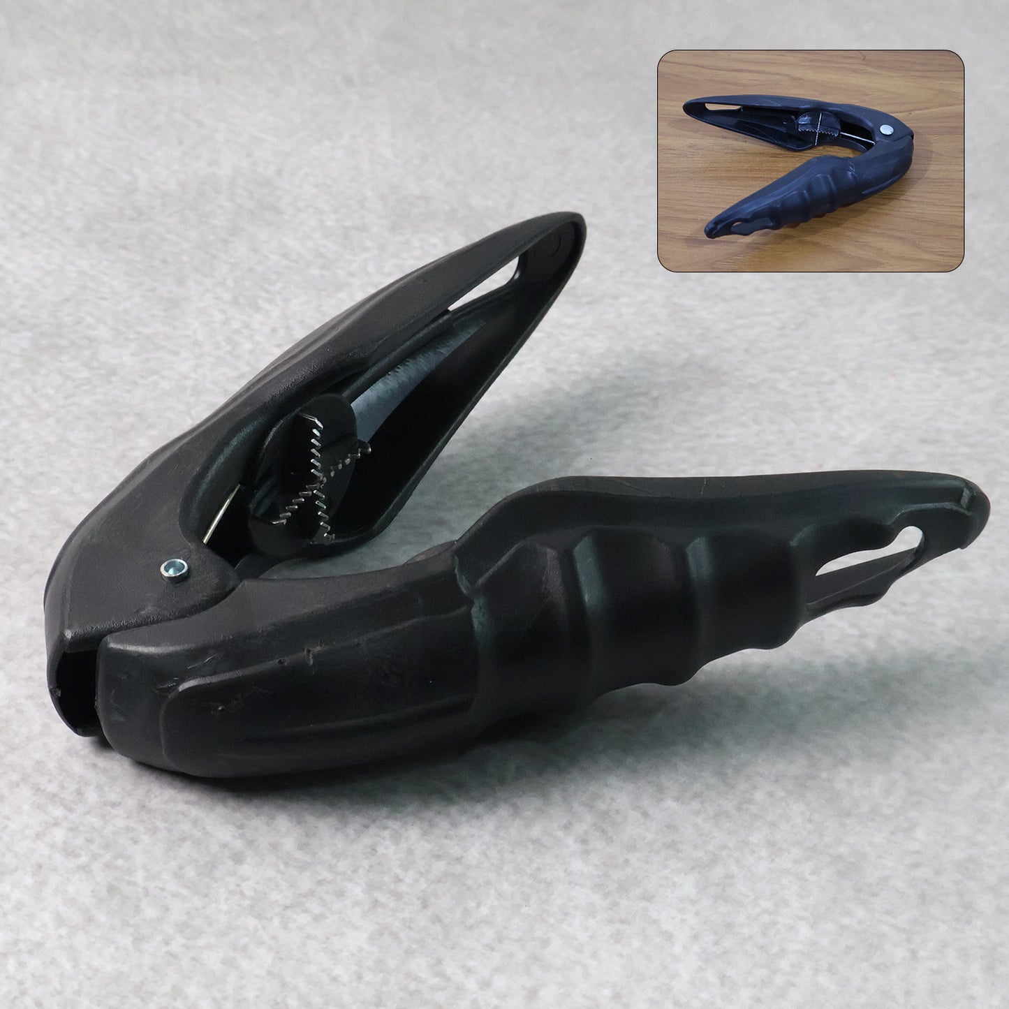 Multipurpose Nut and Seafood Cracker Tool - 1 Piece - Happy Price - Image 2