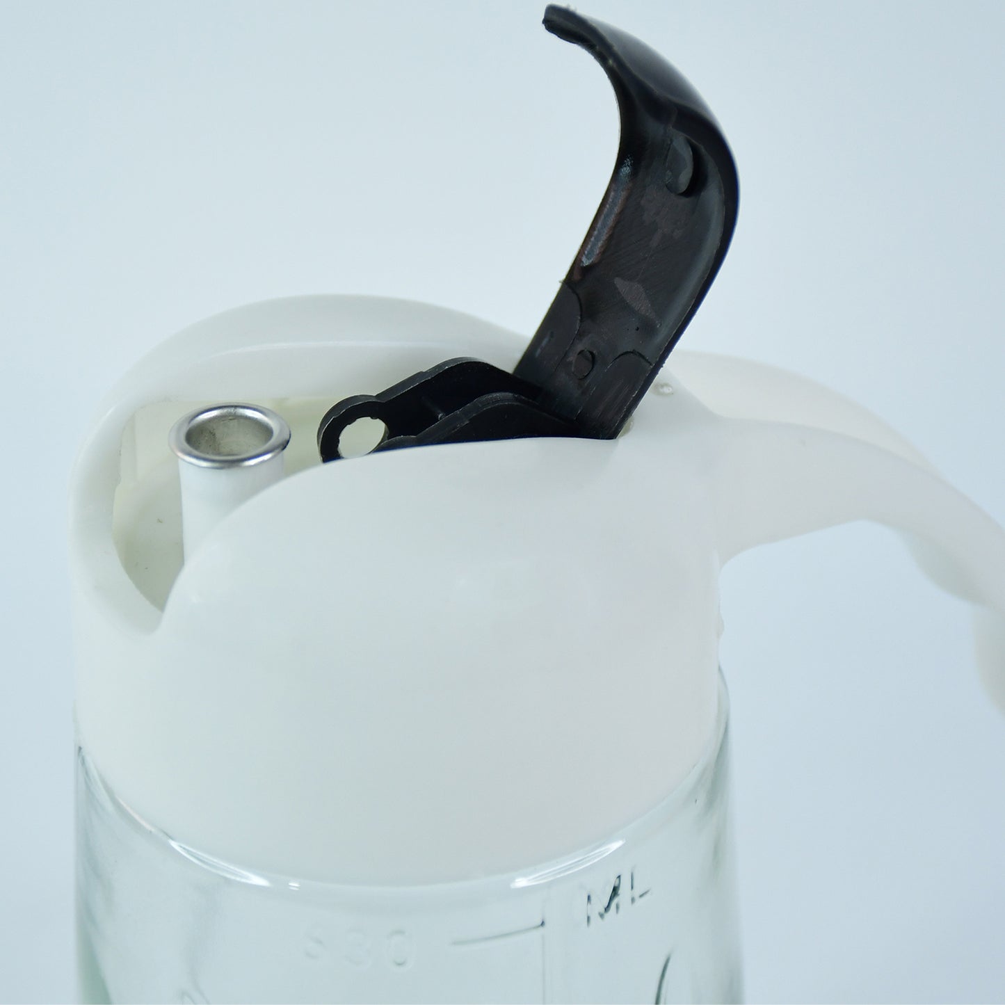 Kitchen Glass Oil Bottle Dispenser Automatic Opening Closing Home Bottles For Oil And Vinegar Honey Olive Oil Container (630ml) - Happy Price - Image 5