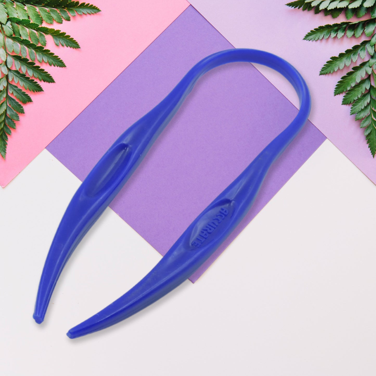 Plastic Tongue Cleaner For Kids  Adults  Tongue Scraper For Bad Breath Maintain Oral Hygiene For Daily Use  For Fresh Breath  Bacteria Removal  Improved Taste Plastic With Handle Tongue Cleaner (1 Pc ) - Happy Price - Image 2