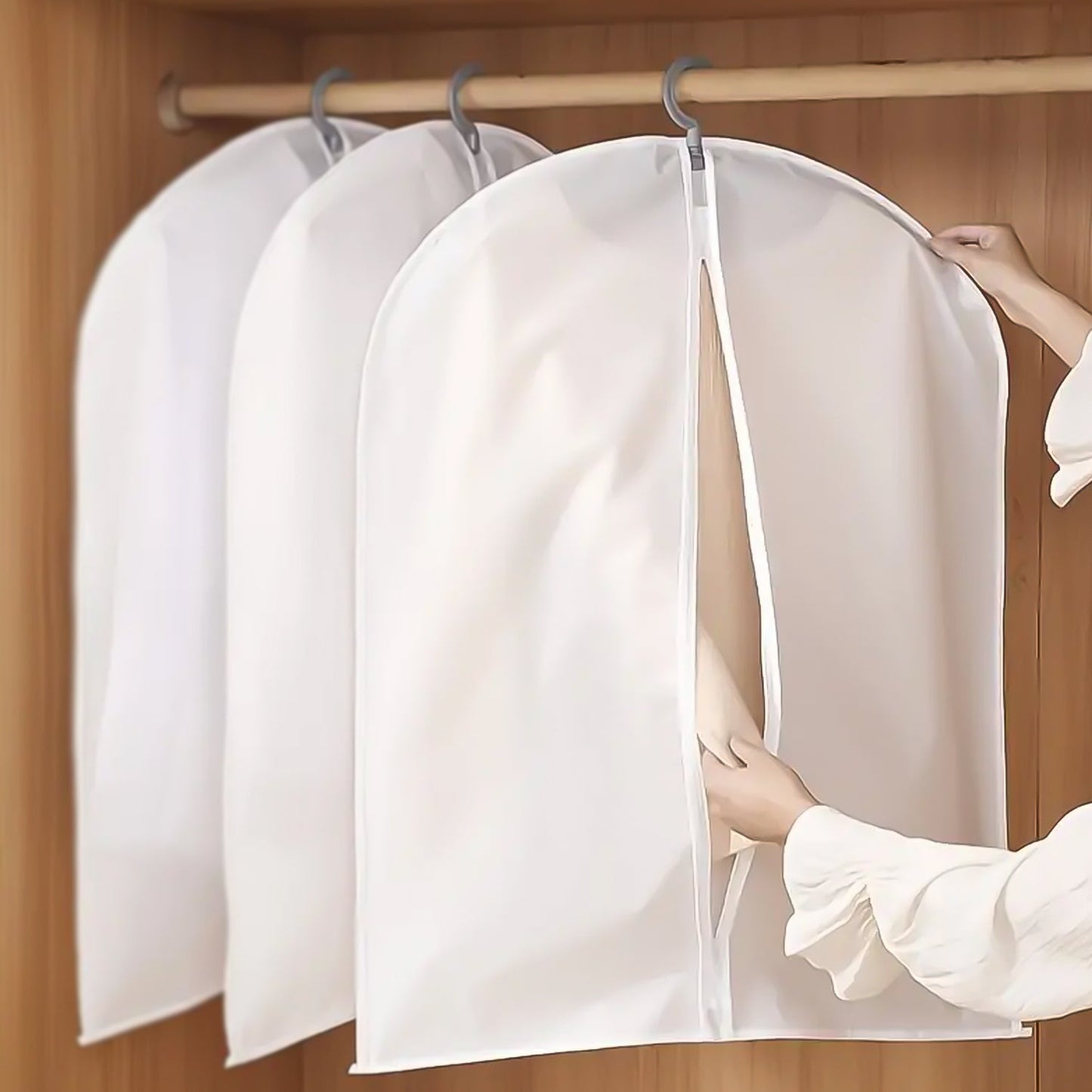 Foldable Non-Woven Suit & Blazer Garment Cover Bag - 80x60 cm, 1 Pc, White - Happy Price - Image 1
