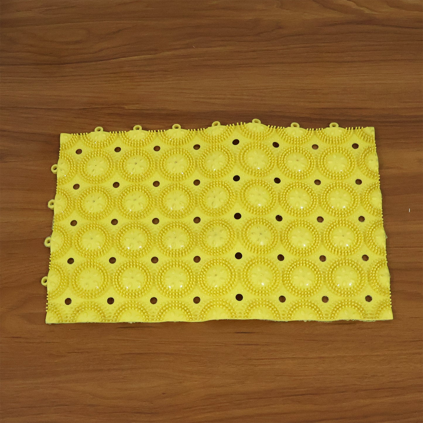 Anti-Slip Textured Bathroom Massage Mat with Suction Cups (33 x 21 cm) - Happy Price - Image 6