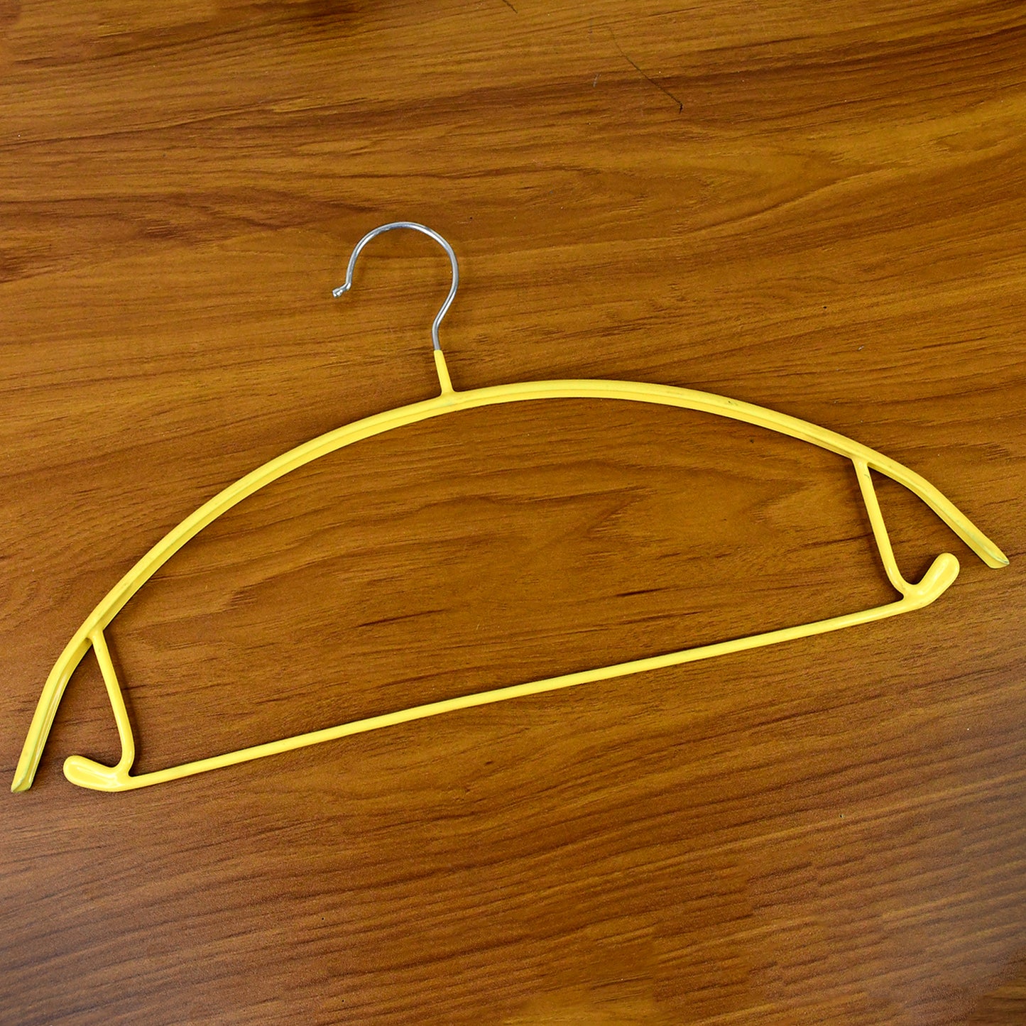 Heavy Duty Metal Clothes Hanger with Non-Slip Coating - 1 Pc - Happy Price - Image 4
