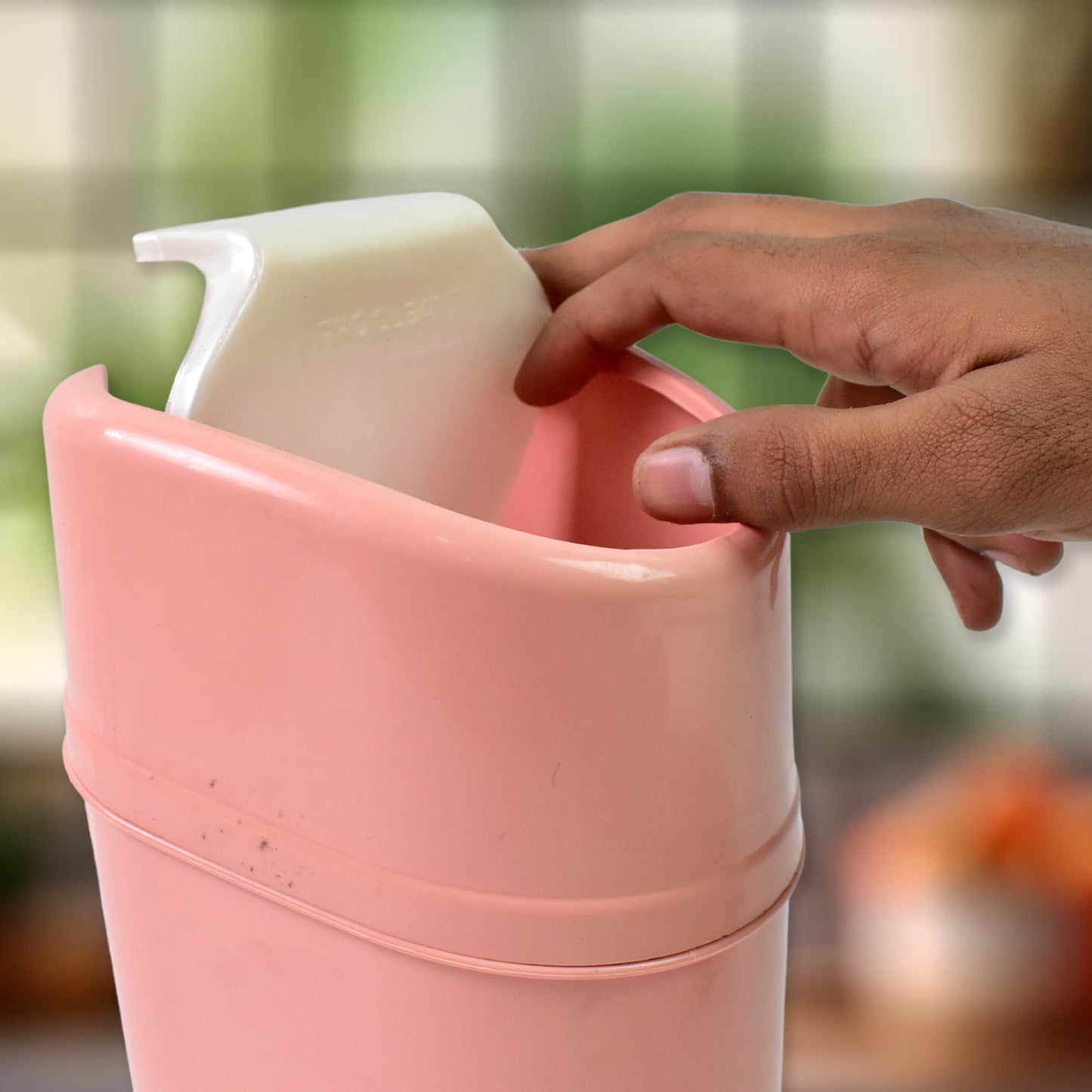 Mini Trash Can Dustbin Plastic Garbage Can With Lid (1 Pc) - Happy Price - Image 4