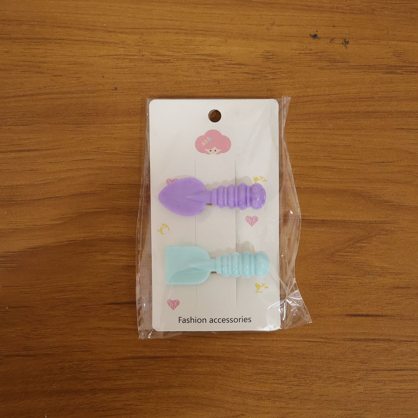 Cute Spade & Leaf Shape Hair Clips for Girls - 2 Pc Set - Happy Price - Image 7