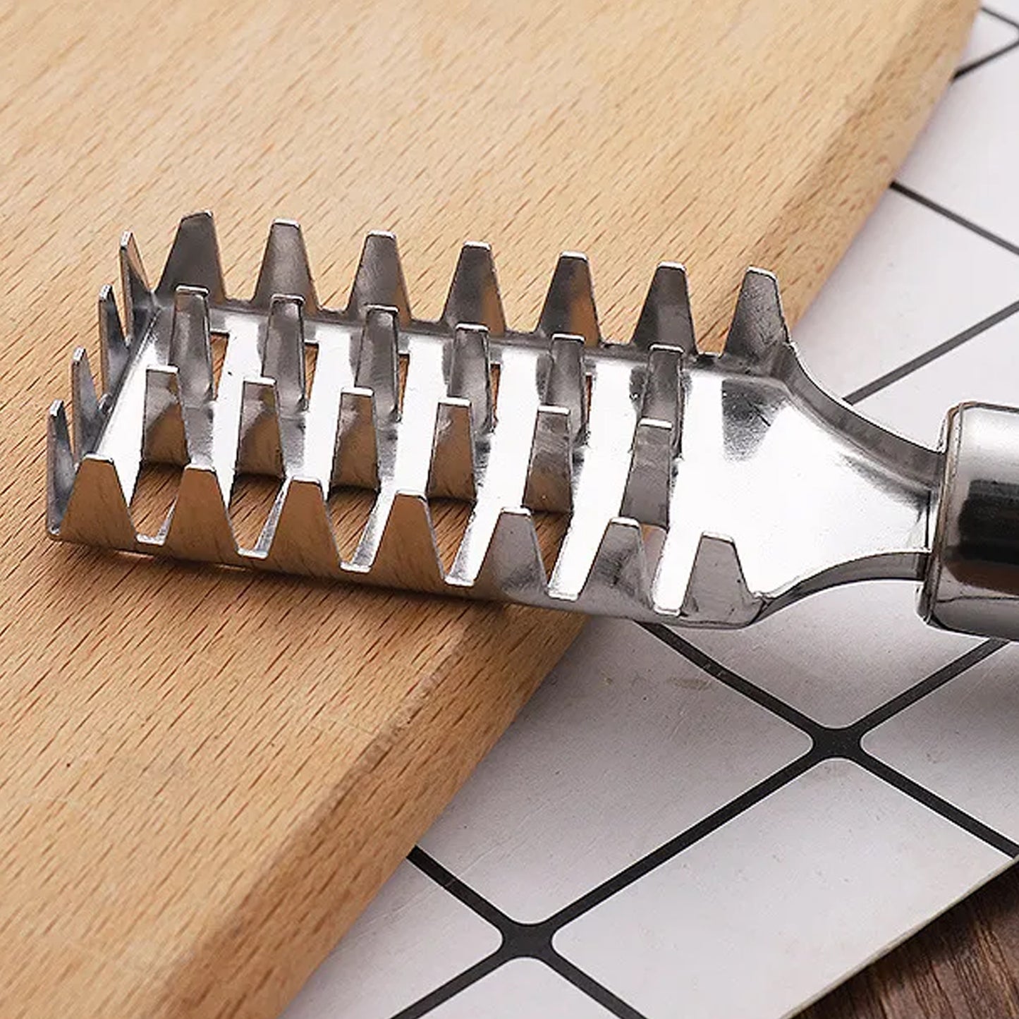 Fish Scale Remover Scraper Stainless Steel Fish Cutting Tools Sawtooth Easily Remove Fish Scales-cleaning Brush Scraper Kitchen Tool- - Happy Price - Image 7