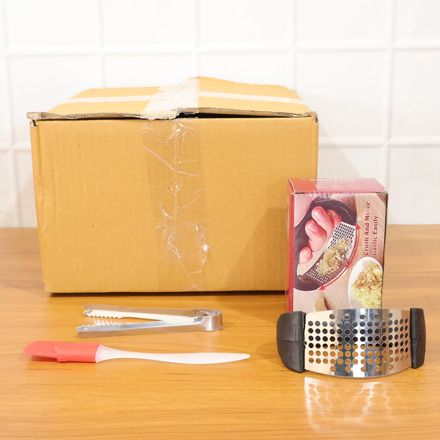 3-in-1 Kitchen Gadget Set: Garlic Press, Tongs & Spatula - Happy Price - Image 7