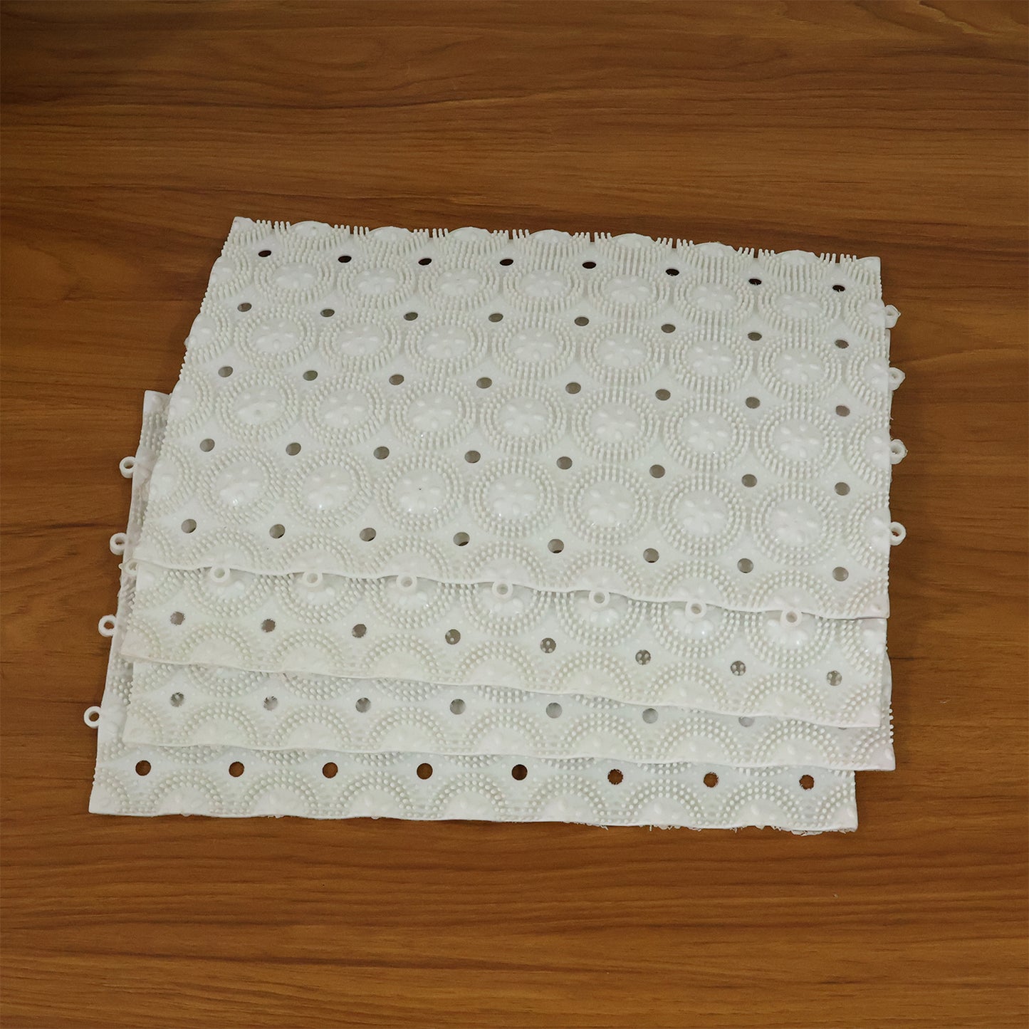 Anti-Slip Bathroom Massage Mat with Suction Cups - 4 Pc Set (33 x 21 cm) - Happy Price - Image 7