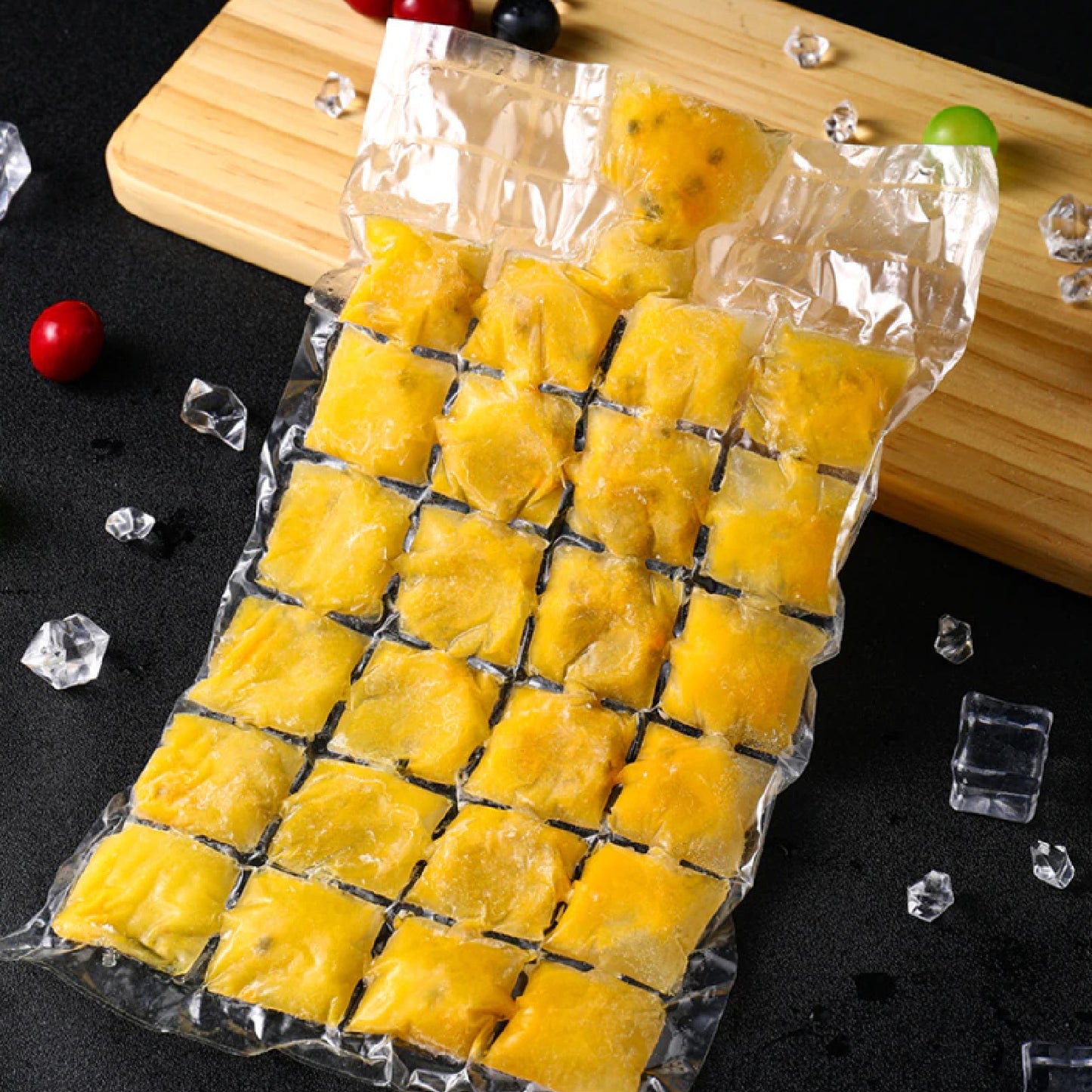 Disposable Ice Cube Bags Stackable Easy Release Ice Cube Mold Trays Self-seal Freezing Makercold Ice Pack Cooler Bag For Cocktail Food Wine - Happy Price - Image 4