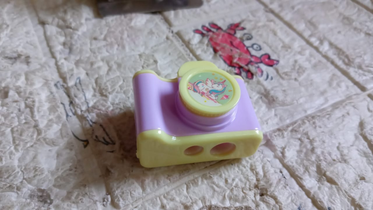 Camera Shape Pencil Sharpener  Simple Student Office Sharpener  Fashionable And Convenient Lightweight Manual Sharpener For Kids Boys Girls Birthday Return Gifts (1 Pc) - Happy Price - Image 7