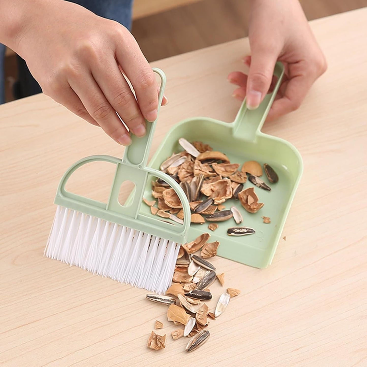 2-in-1 Handheld Dustpan with Integrated Brush for Quick Home Cleaning - Happy Price - Image 6