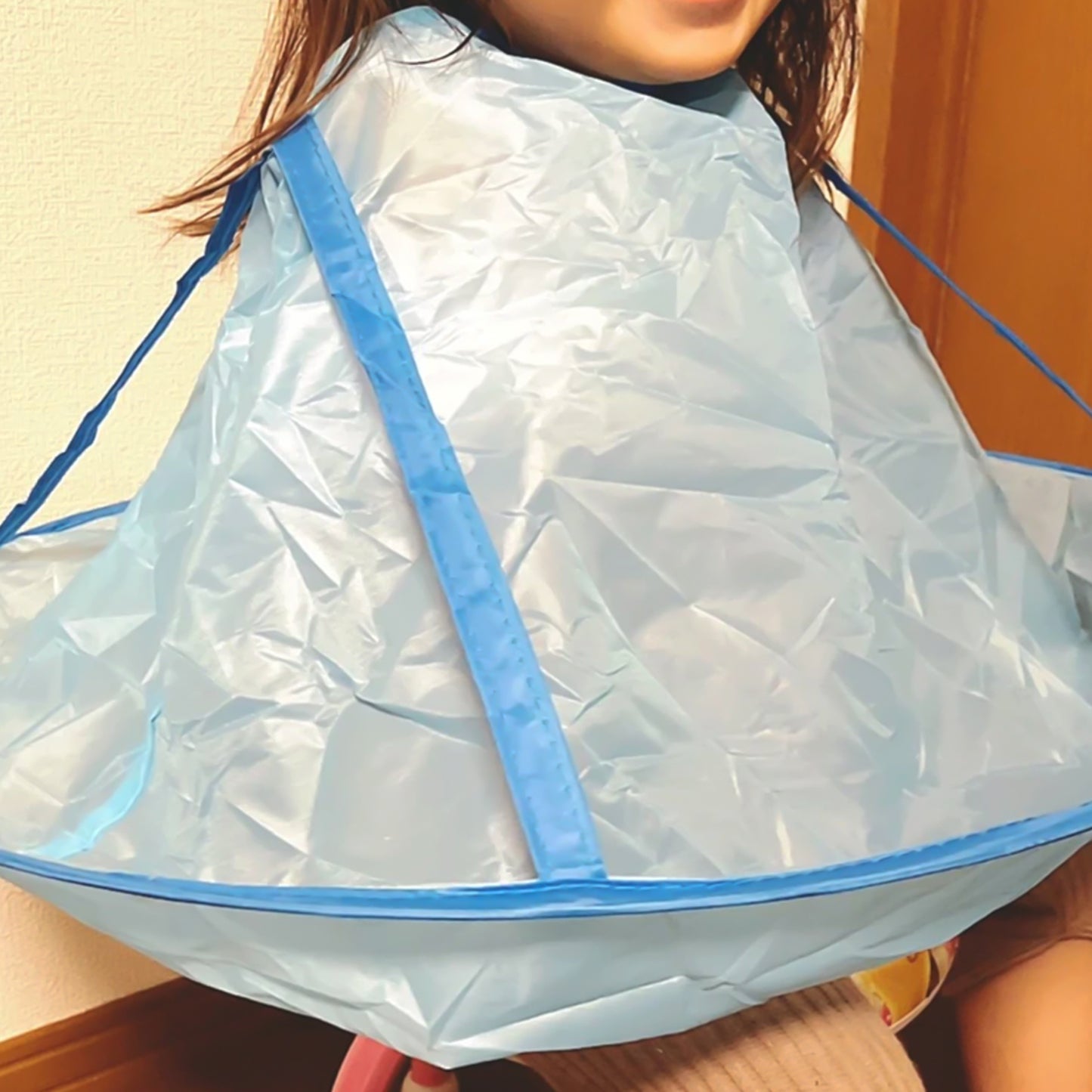 Reusable Hair Catching Umbrella Cape for Home Haircuts (25x40 Cm) - Happy Price - Image 3