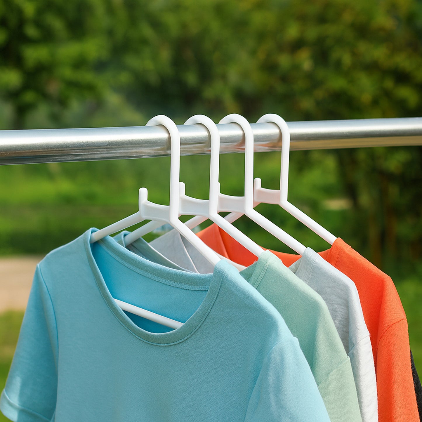 Set of 6 Plastic Clothes Hangers - White, Durable & Space-Saving - Happy Price - Image 5