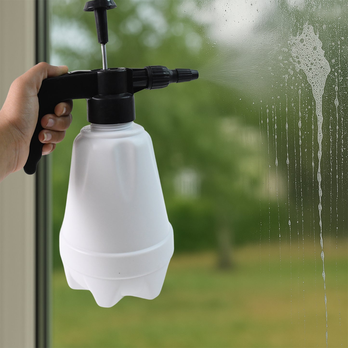Heavy-duty Plastic Pressure Spray Bottle (1.5 L) - Happy Price - Image 5