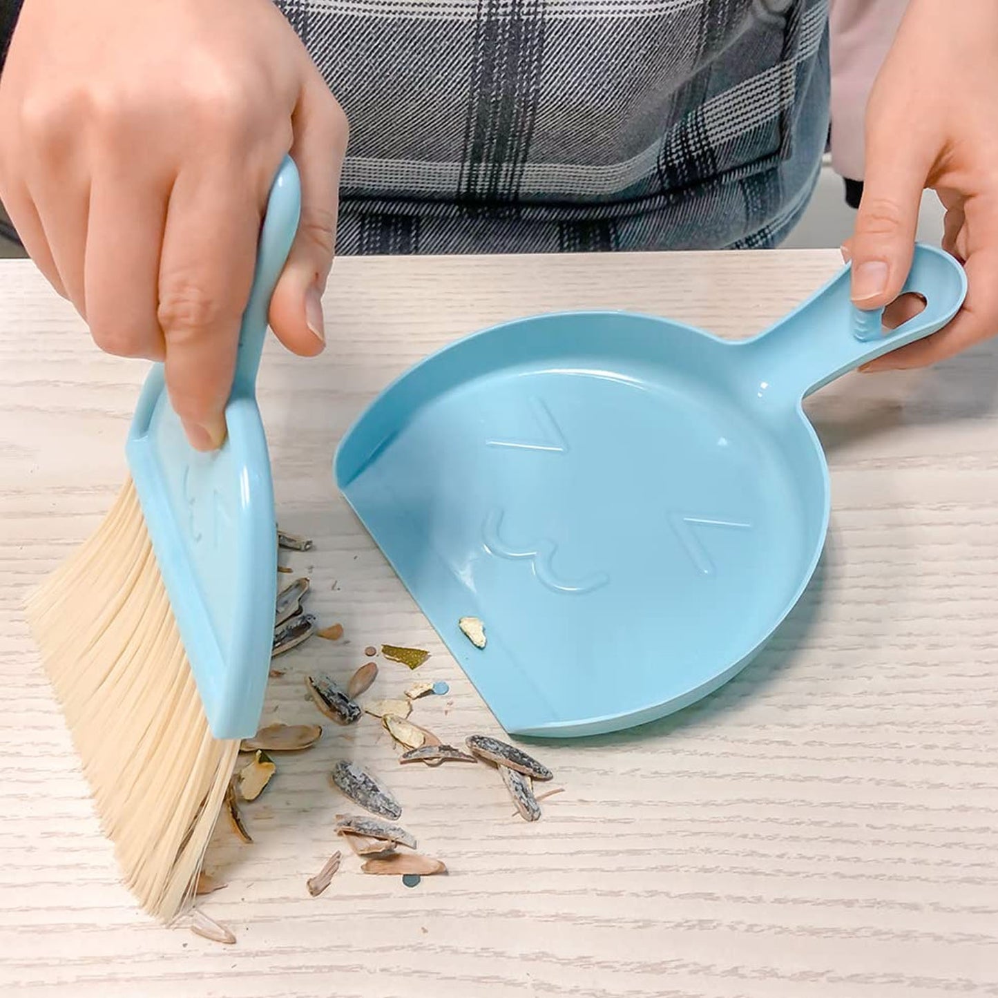 Compact 2-in-1 Dustpan and Brush Set for Quick Home Cleaning (1 Set) - Happy Price - Image 3