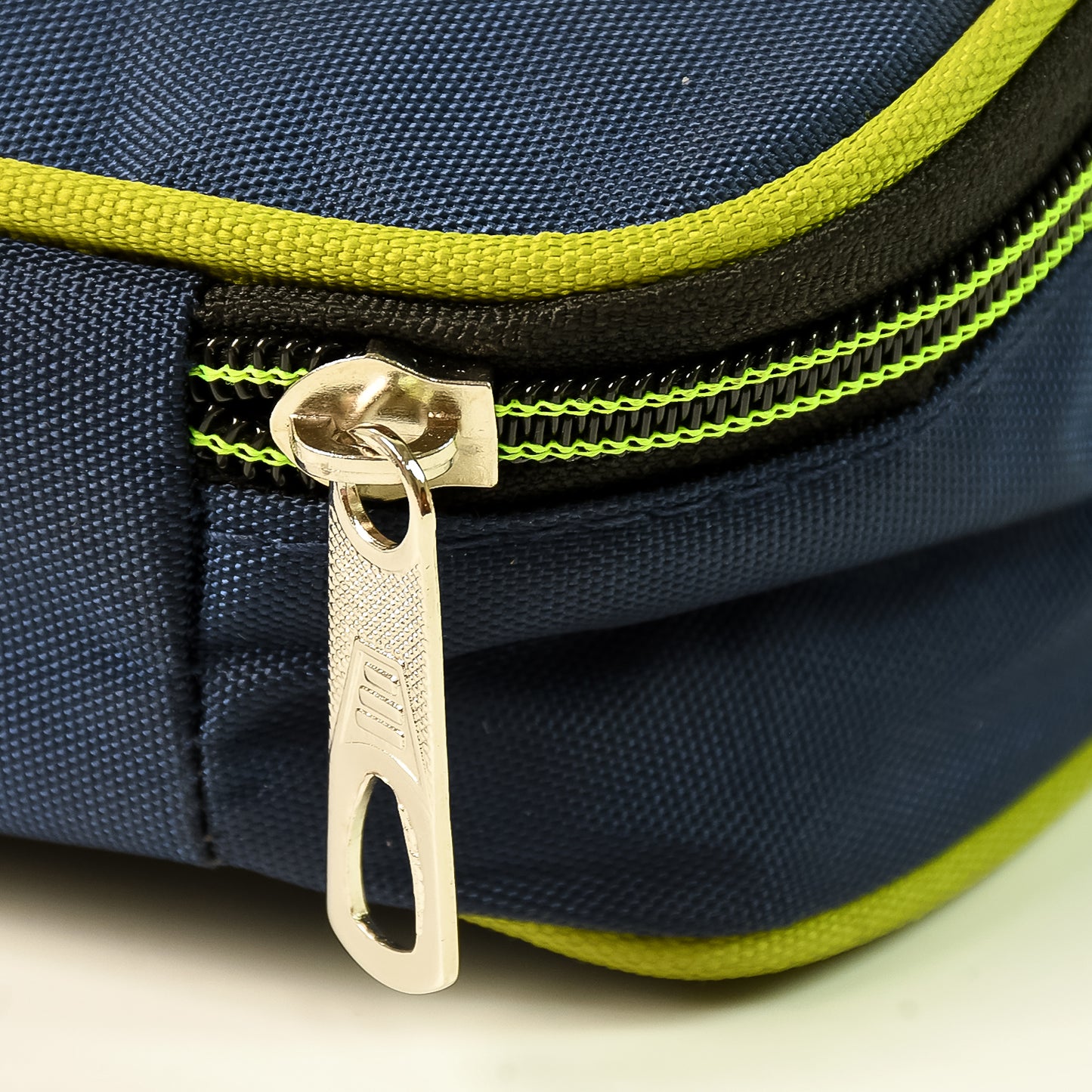 Bite Lunch Box With Insulated Fabric Lunch Bag  Plastic Spoon Fork - Happy Price - Image 3