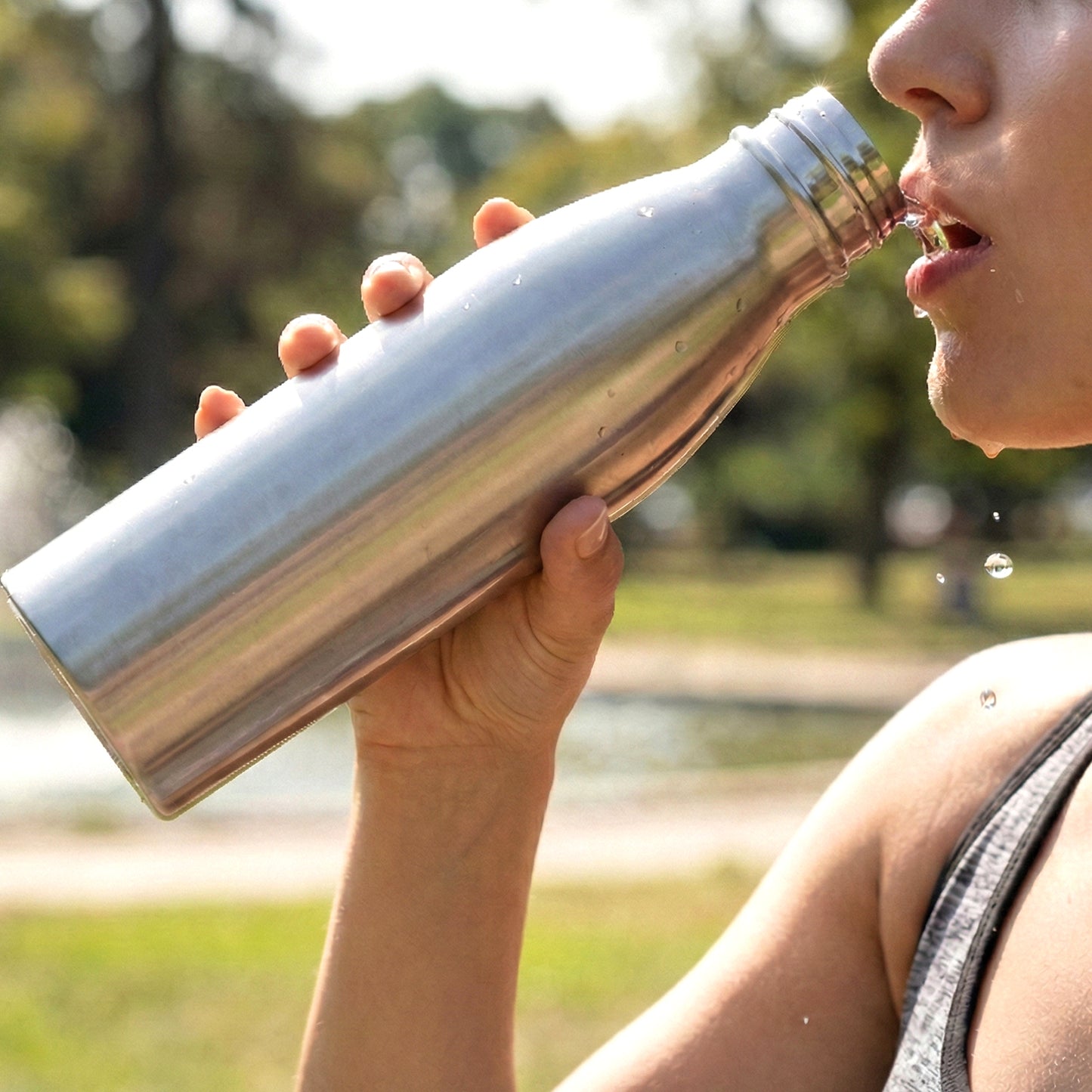 1000 ML Stainless Steel Water Bottle - Leakproof, with Strap (1 Pc) - Happy Price - Image 3