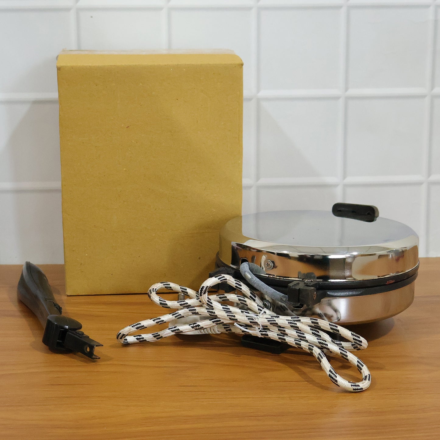 Electric Roti Maker with Stainless Steel Plate - 1 Pc - Happy Price - Image 7