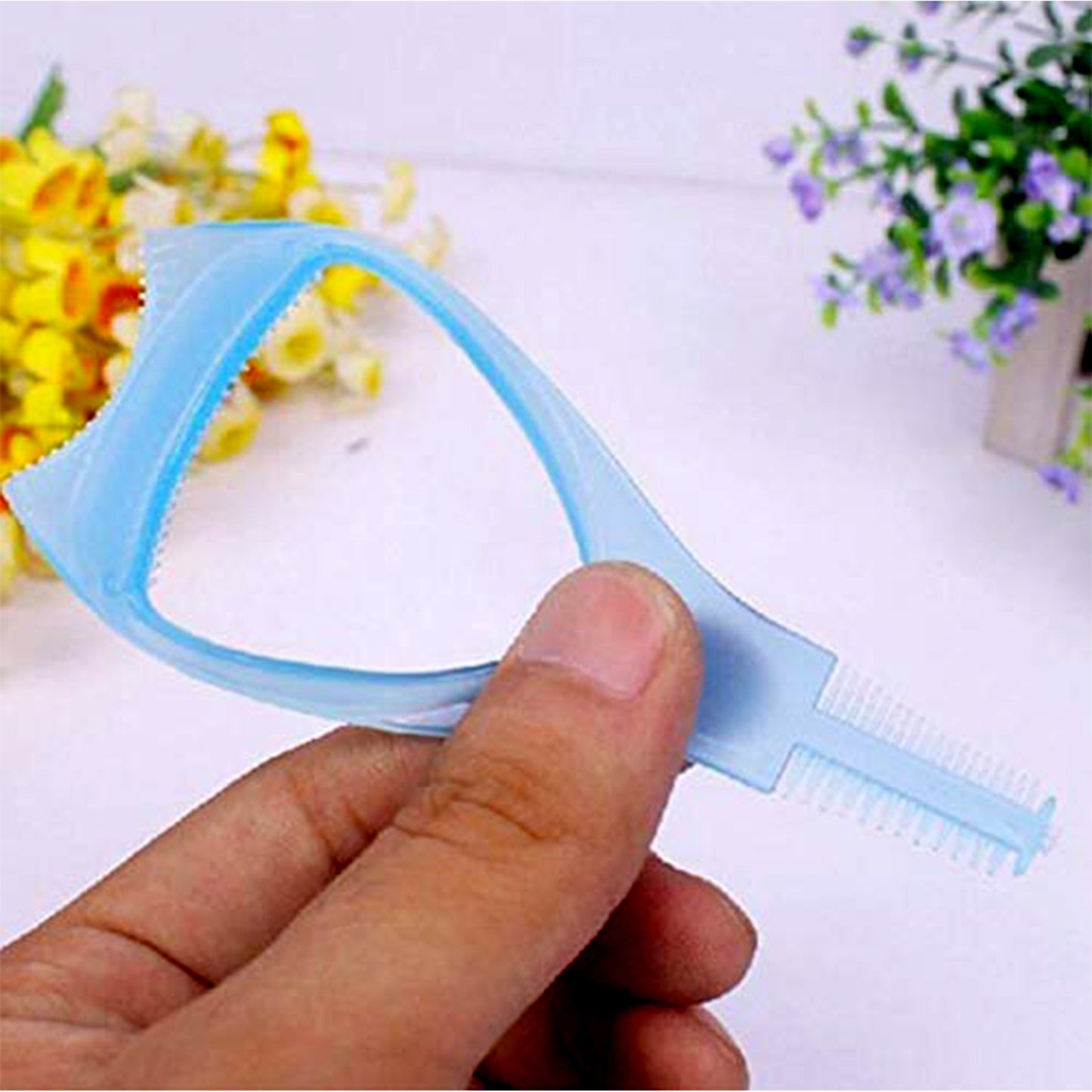3 In 1 Plastic Makeup Cosmetic Eyelash Tool Lash Mascara Applicator Eyelashes Guide Eyelashes Brush Curler Comb Eye Makeup Tool Female Supply (1 Pc) - Happy Price - Image 2