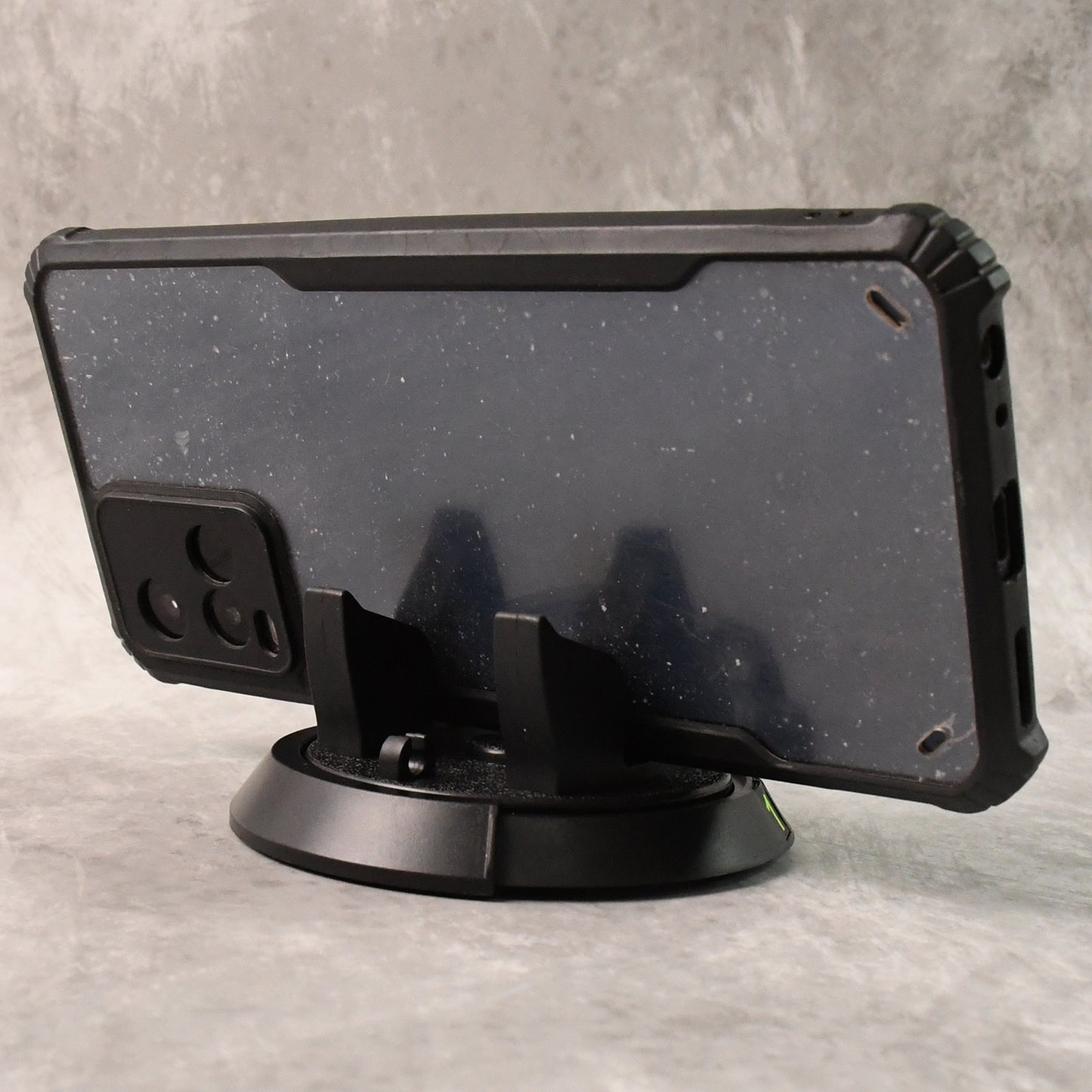 Multipurpose Car Dashboard Phone Holder Stand with Adjustable Clips and Hidden Temporary Parking Number Plate (1 Pc) - Happy Price - Image 6