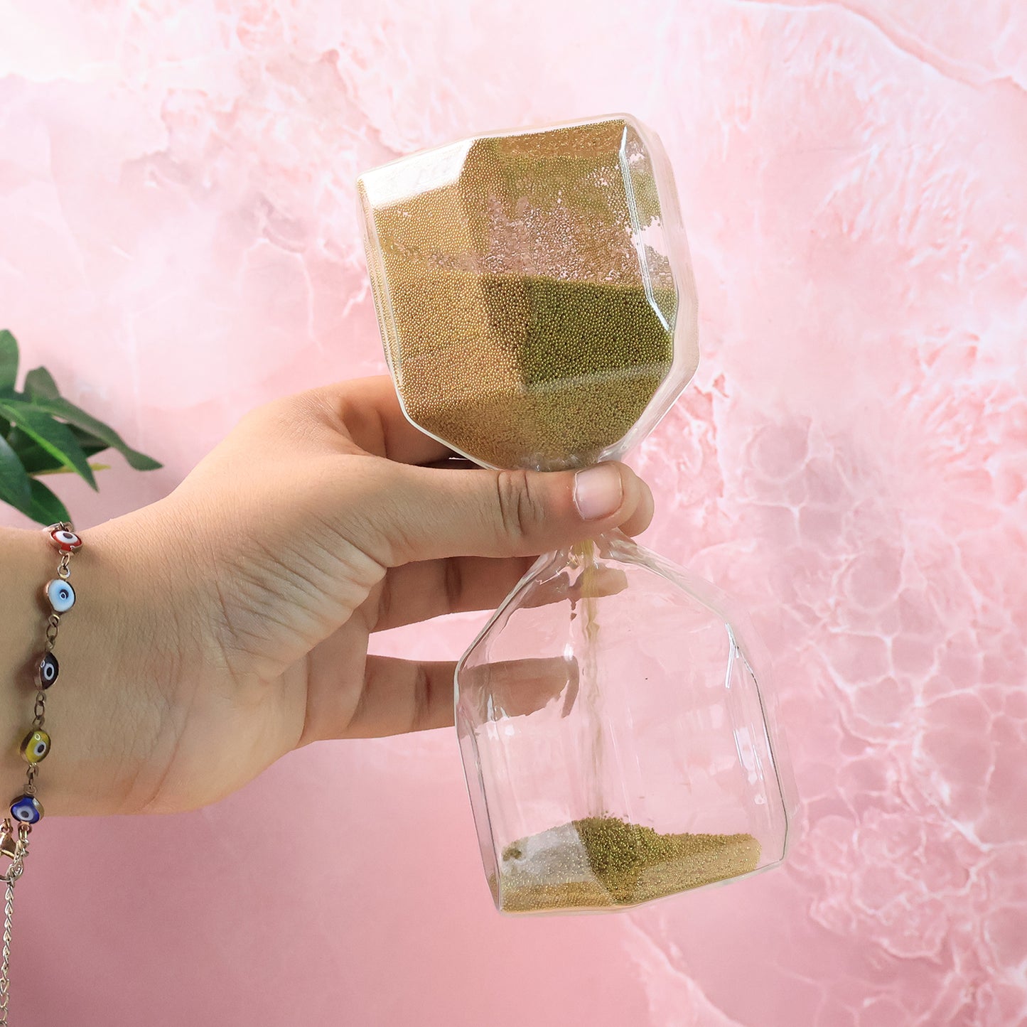 Faceted Glass Sand Timer - 4 Minute Decor Piece (1 Pc) - Happy Price - Image 3